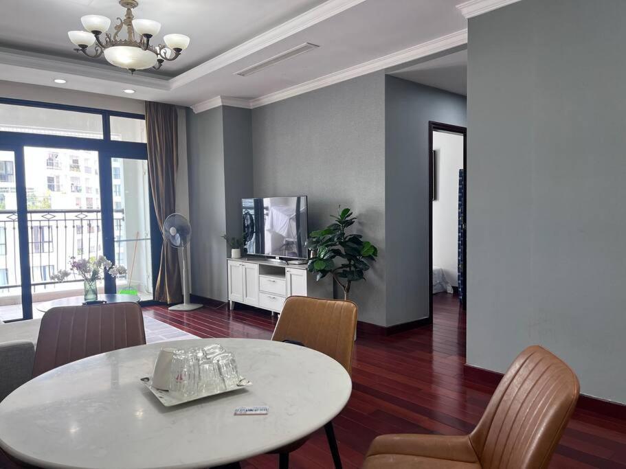 Vinhomes Royal 3 Bedrooms * Hanoi
