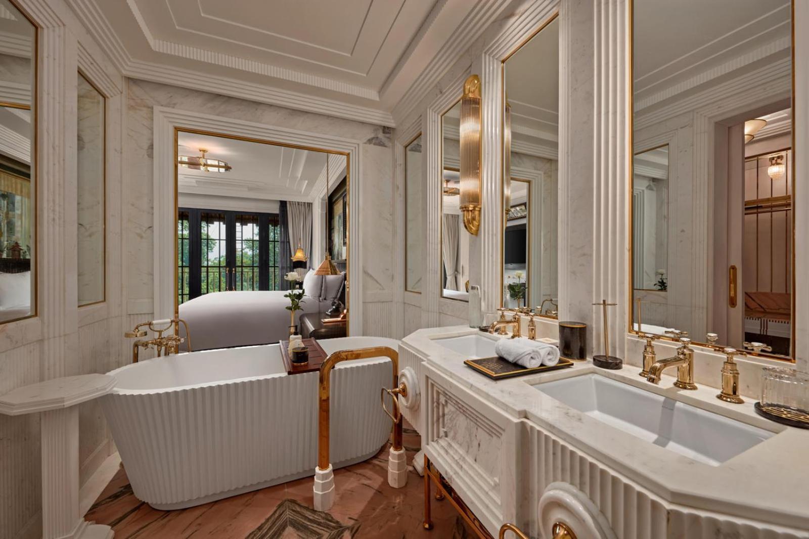 Hotel Capella 5*