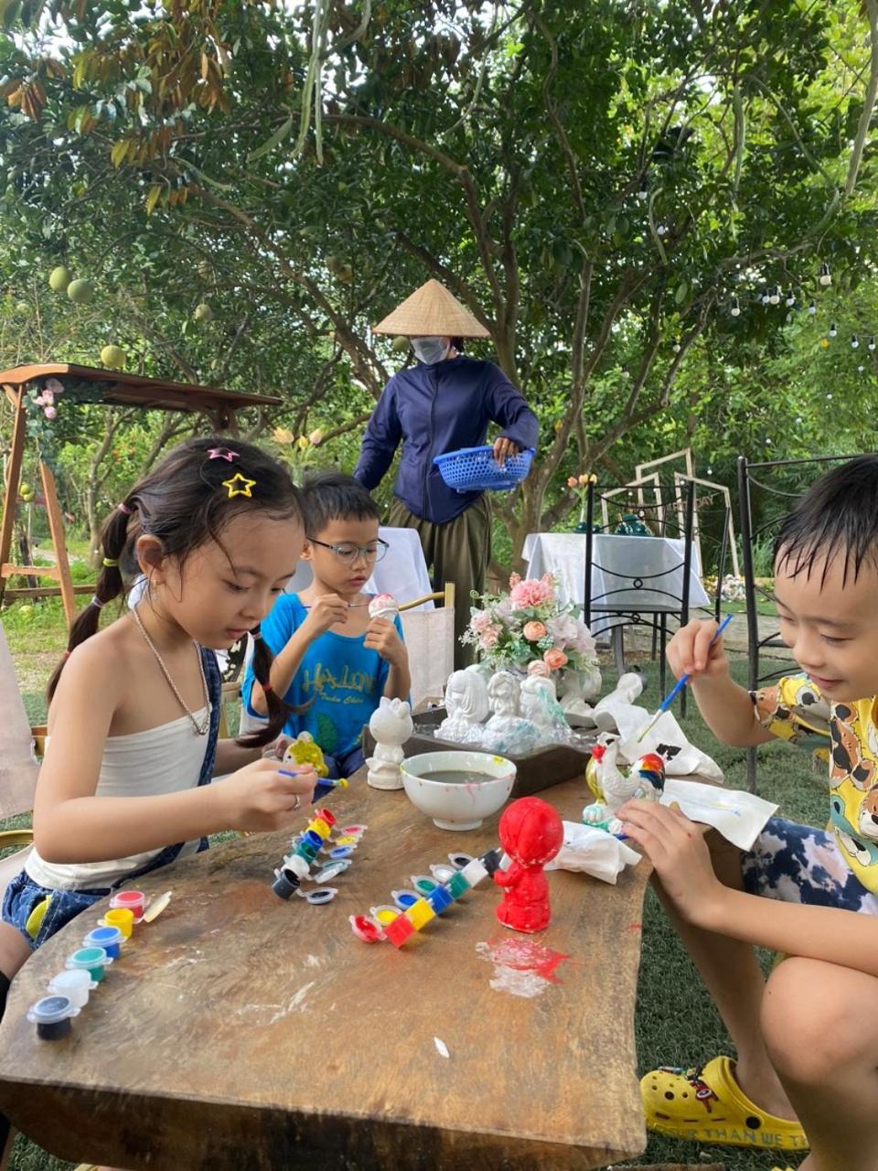Villa Veque Farm 08. Farm Nuoi Tho, Be Boi, Bi-a, Bbq San Vuon, Karaoke, Nha Hang, Tra Chieu Mien Phi. Hanoi