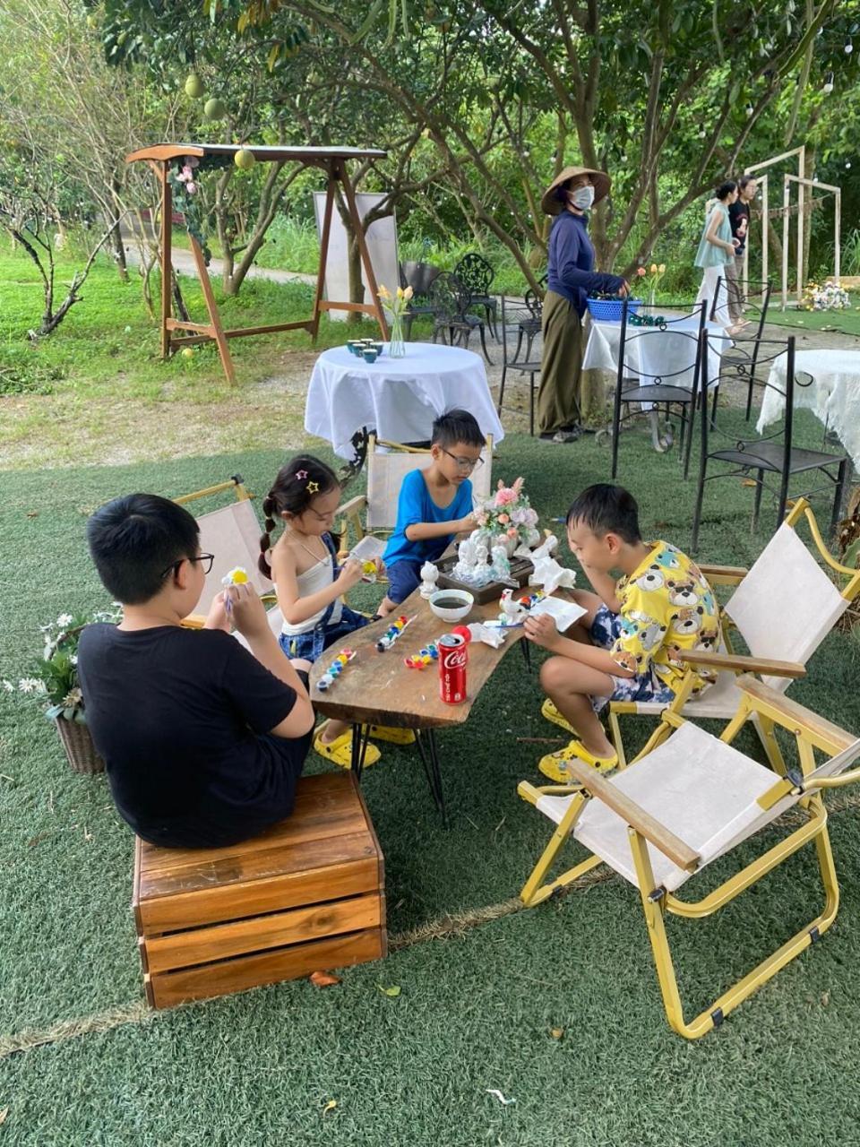Villa Veque Farm 08. Farm Nuoi Tho, Be Boi, Bi-a, Bbq San Vuon, Karaoke, Nha Hang, Tra Chieu Mien Phi. *
