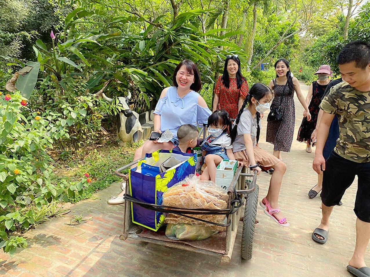 Veque Farm 08. Farm Nuoi Tho, Be Boi, Bi-a, Bbq San Vuon, Karaoke, Nha Hang, Tra Chieu Mien Phi. Villa