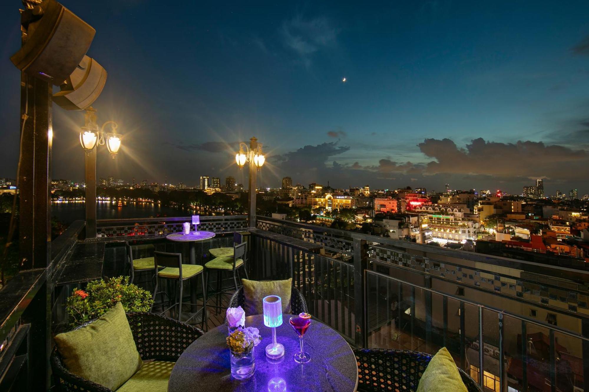 Trangtrang Premium & Sky Bar 4*