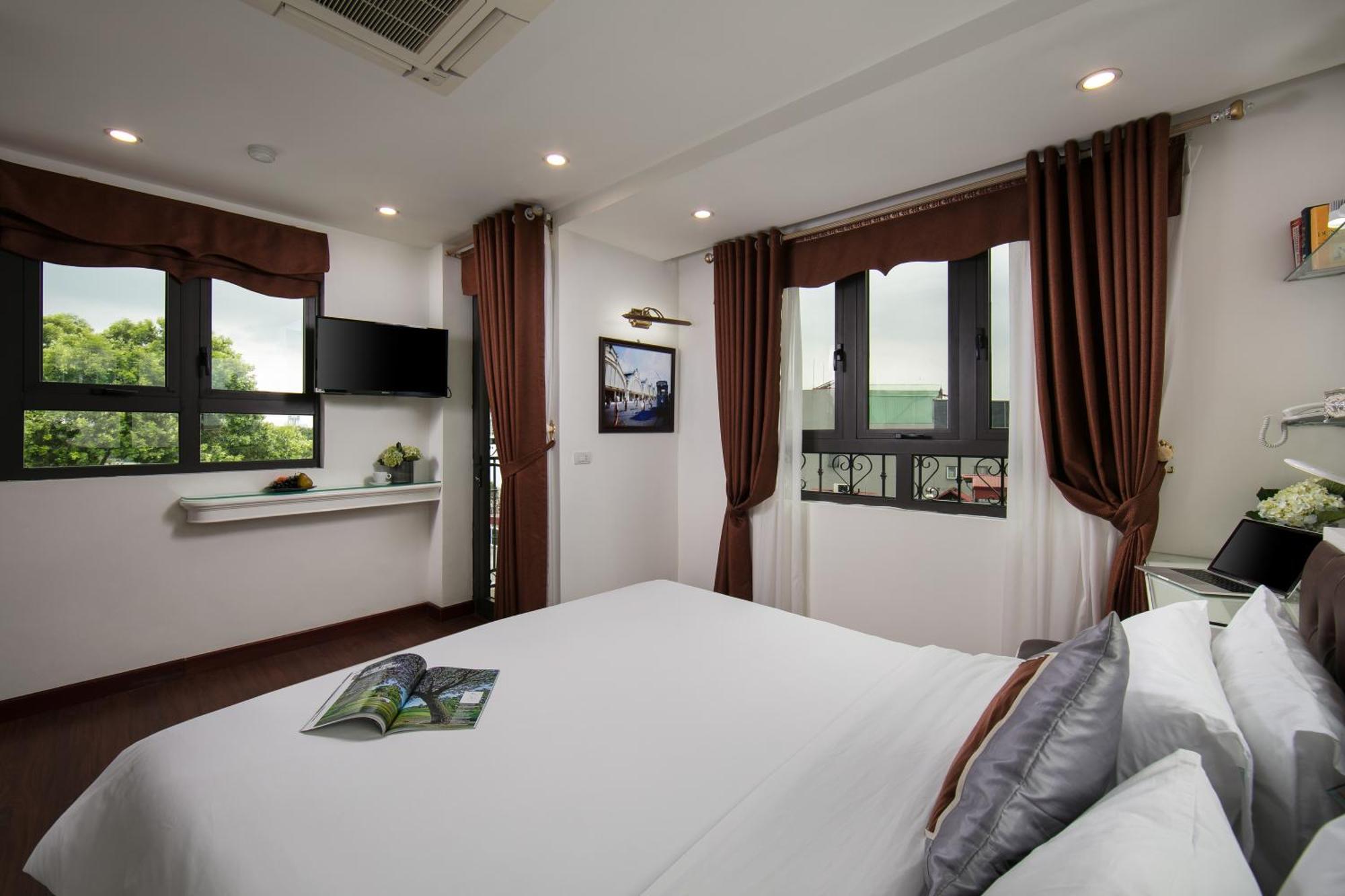 Trangtrang Premium & Sky Bar Hotel Hanói
