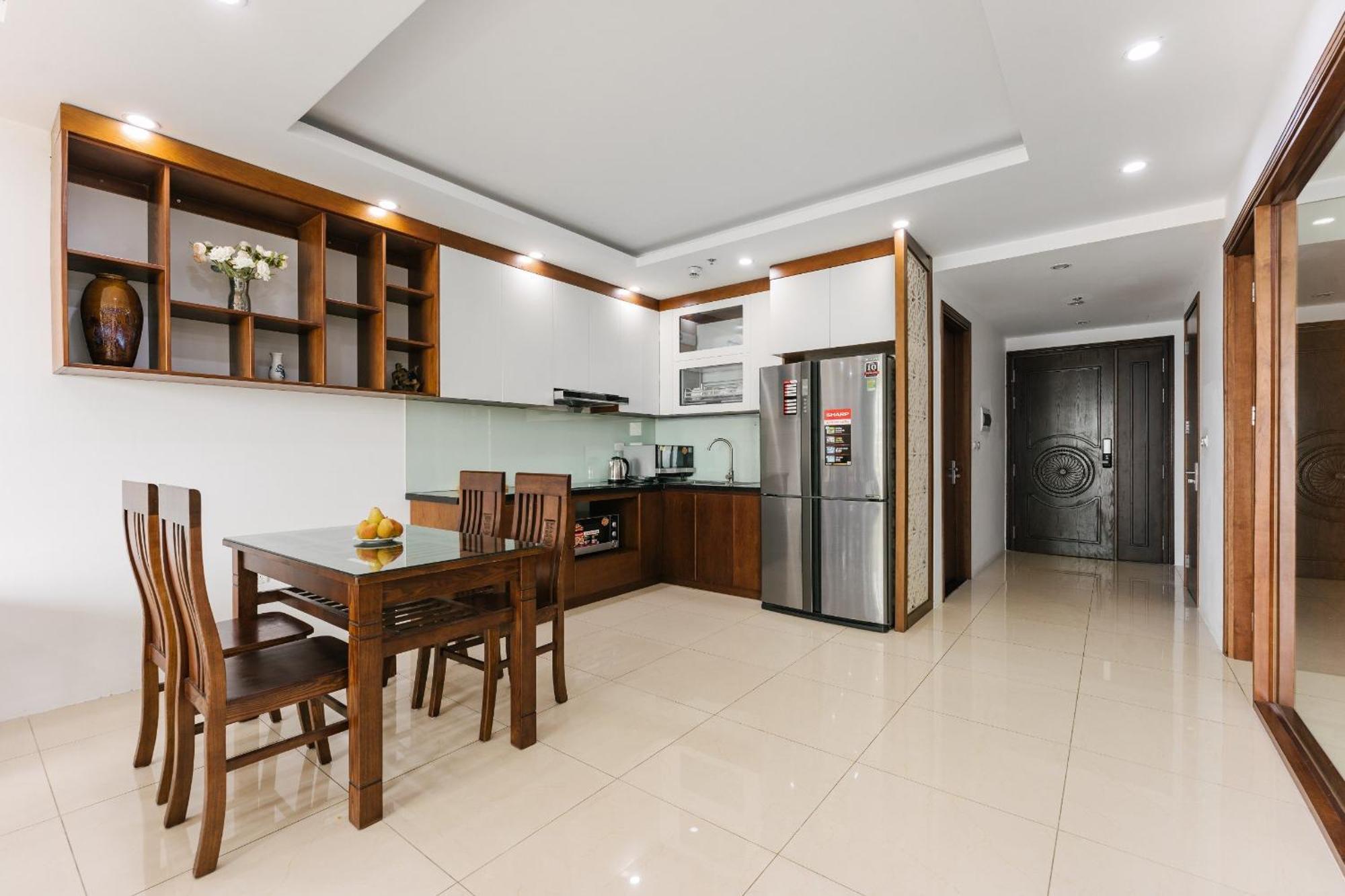 Westlake - D'le Roi Soleil Apartment