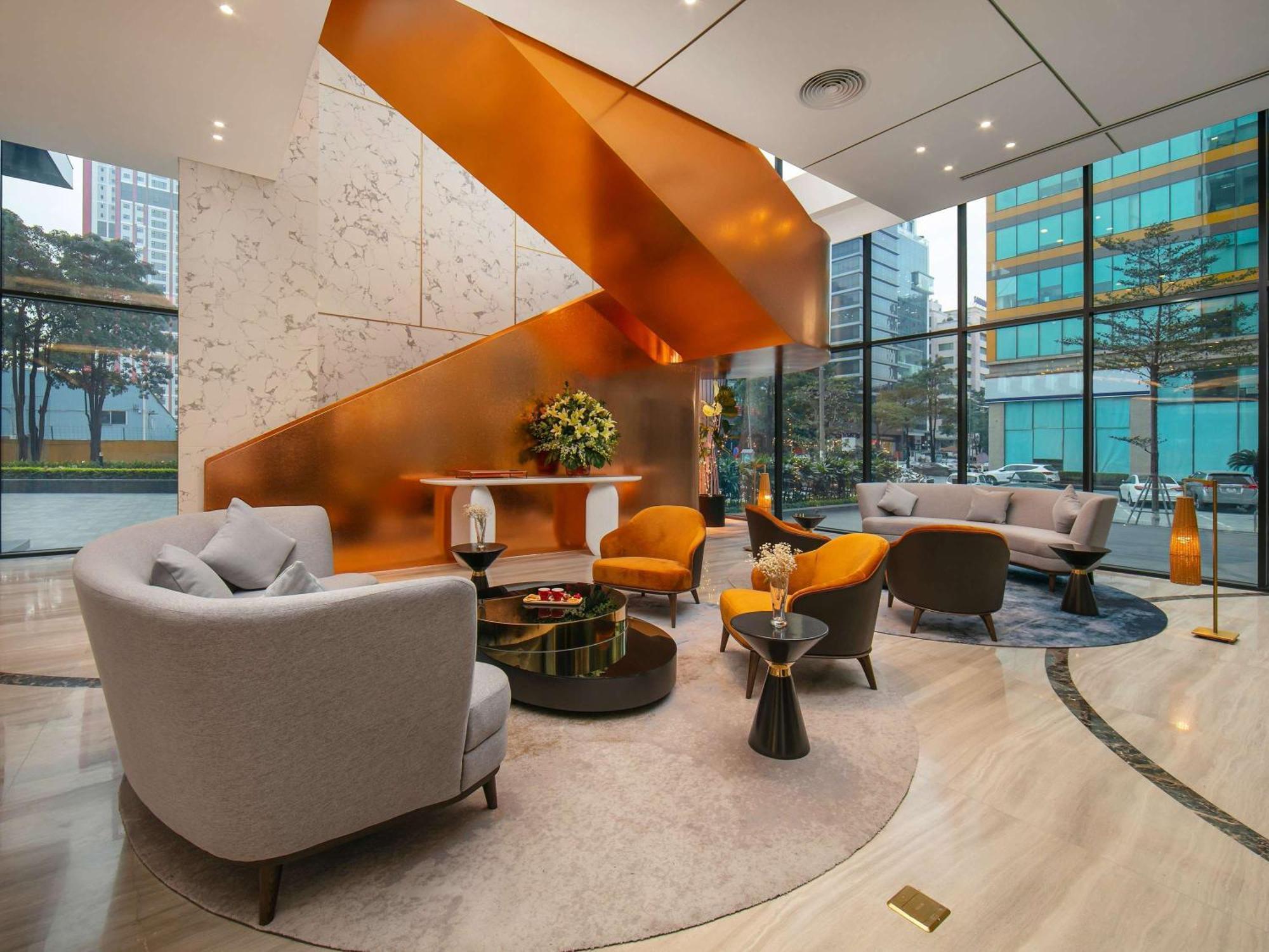 Hotel Moevenpick Living West 5*