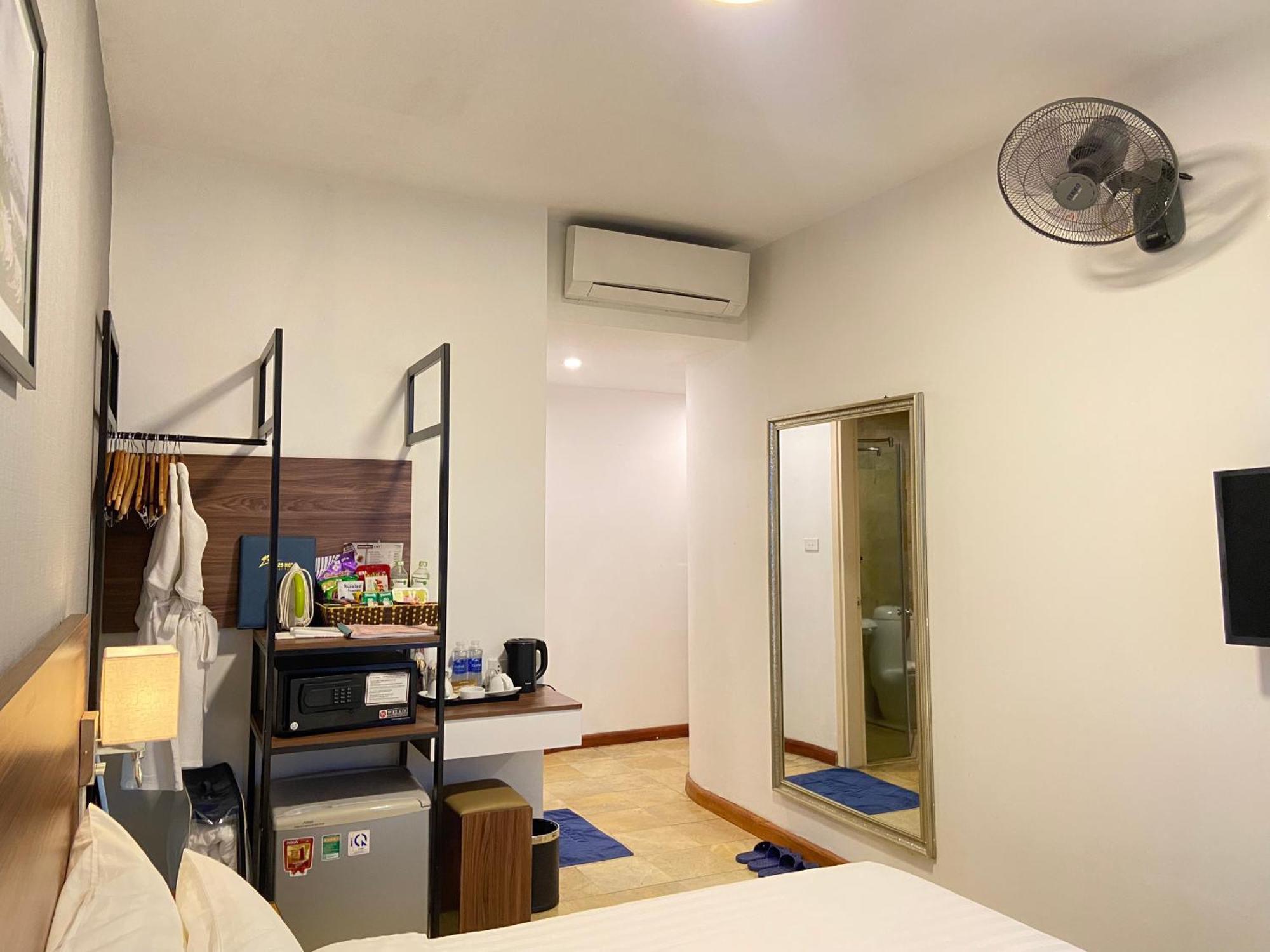 Hotel A25 - 12 Ngo Sy Lien