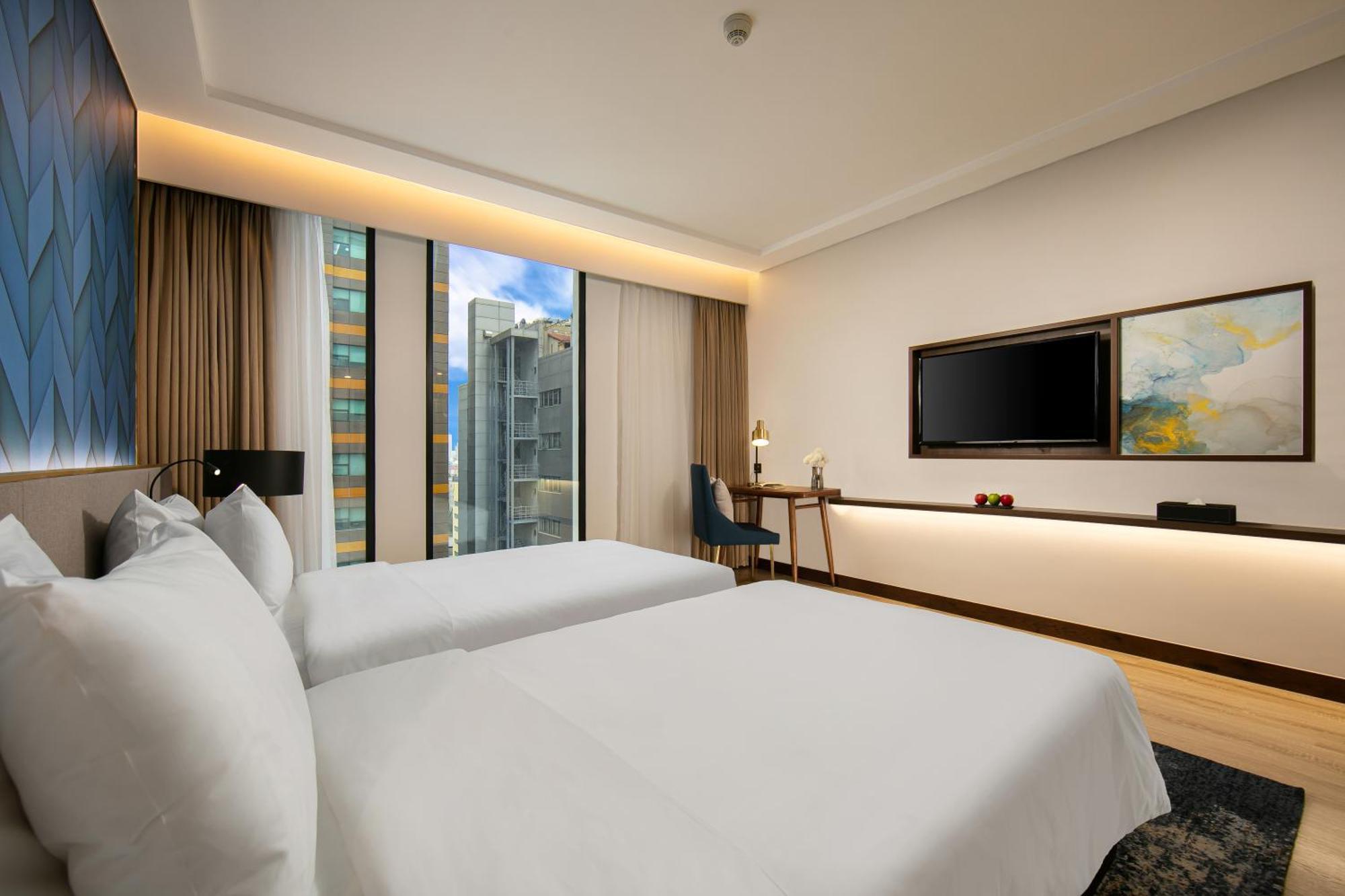 Moevenpick Living West Hotel 5*