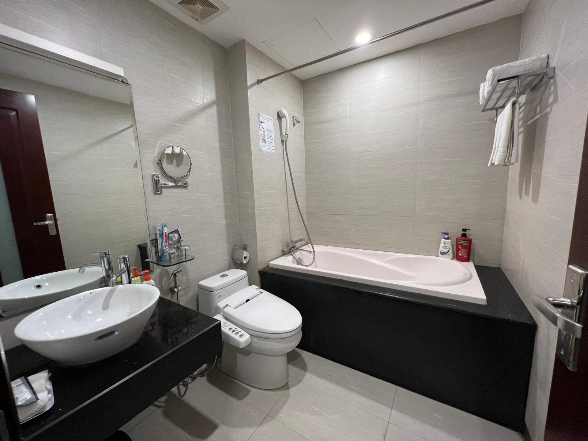 A25 - 88 Nguyen Khuyen 2* Hanoi