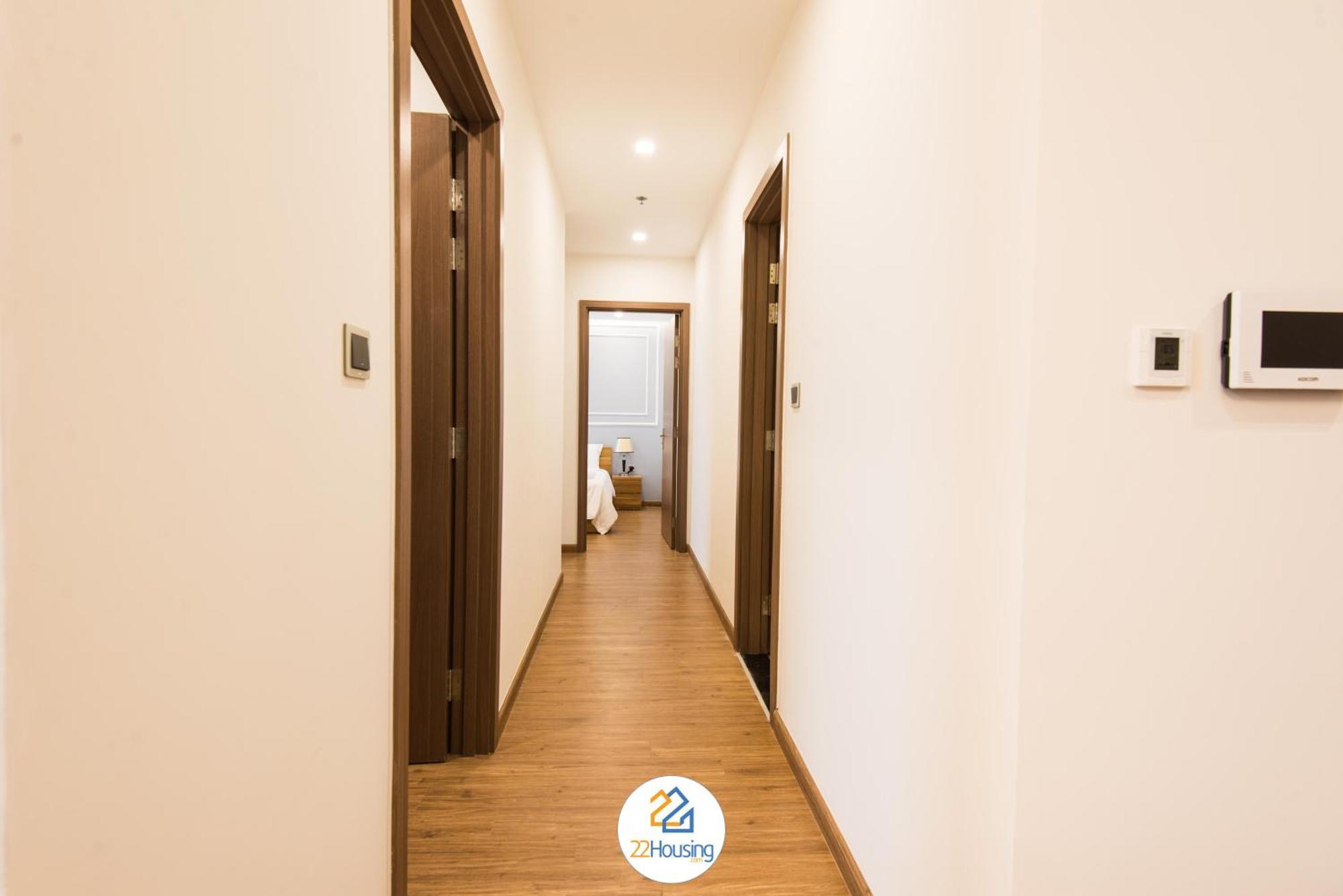 Royal Serviced Vinhomes Metropolis Aparthotel *