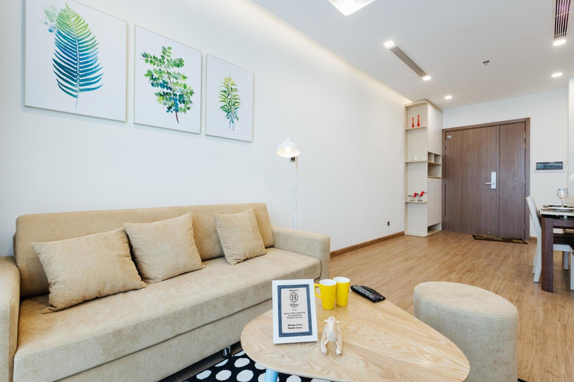 Royal Serviced Vinhomes Metropolis *