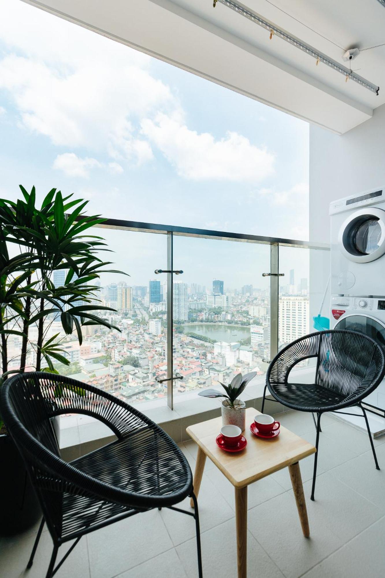 Royal Serviced Vinhomes Metropolis Aparthotel Hanoi