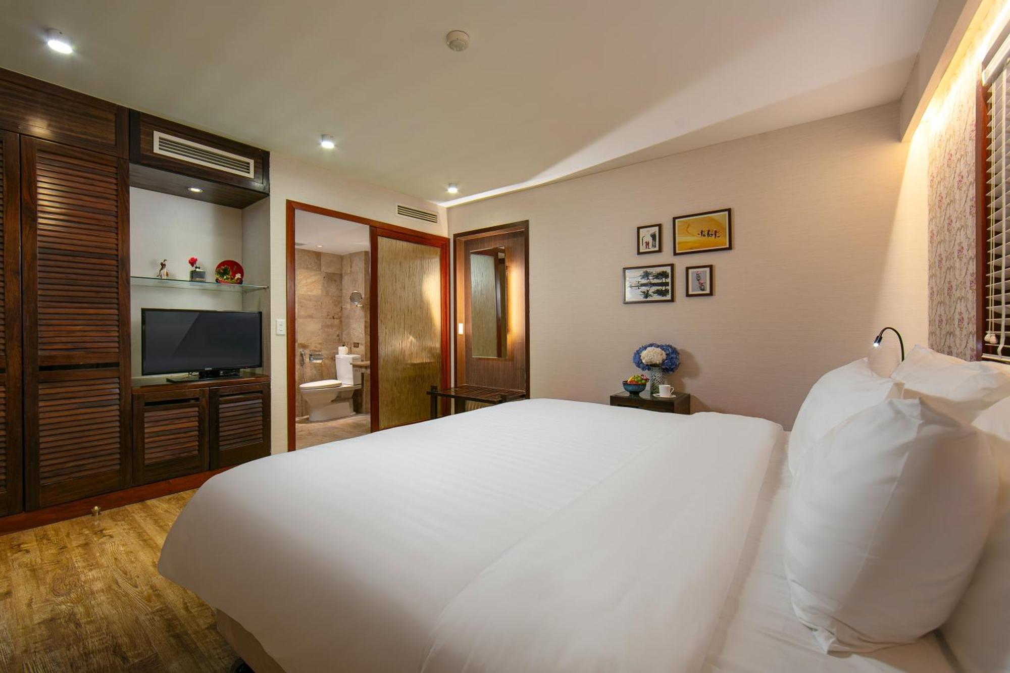 Oriental & Hà Nội