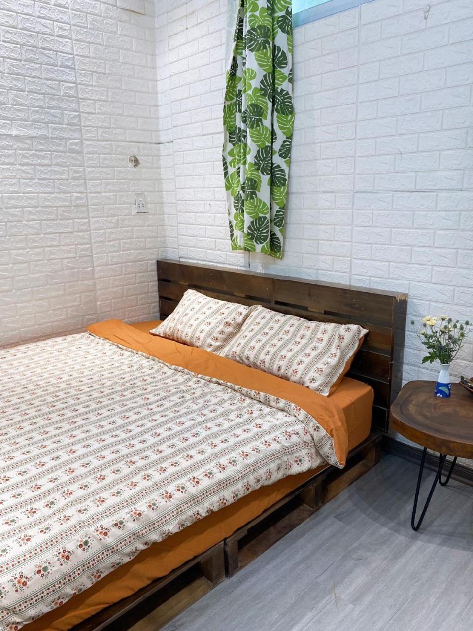 Homestay Anchie Ly Nam De- Ha Noi Train Street- Ha Noi Old Quarter *
