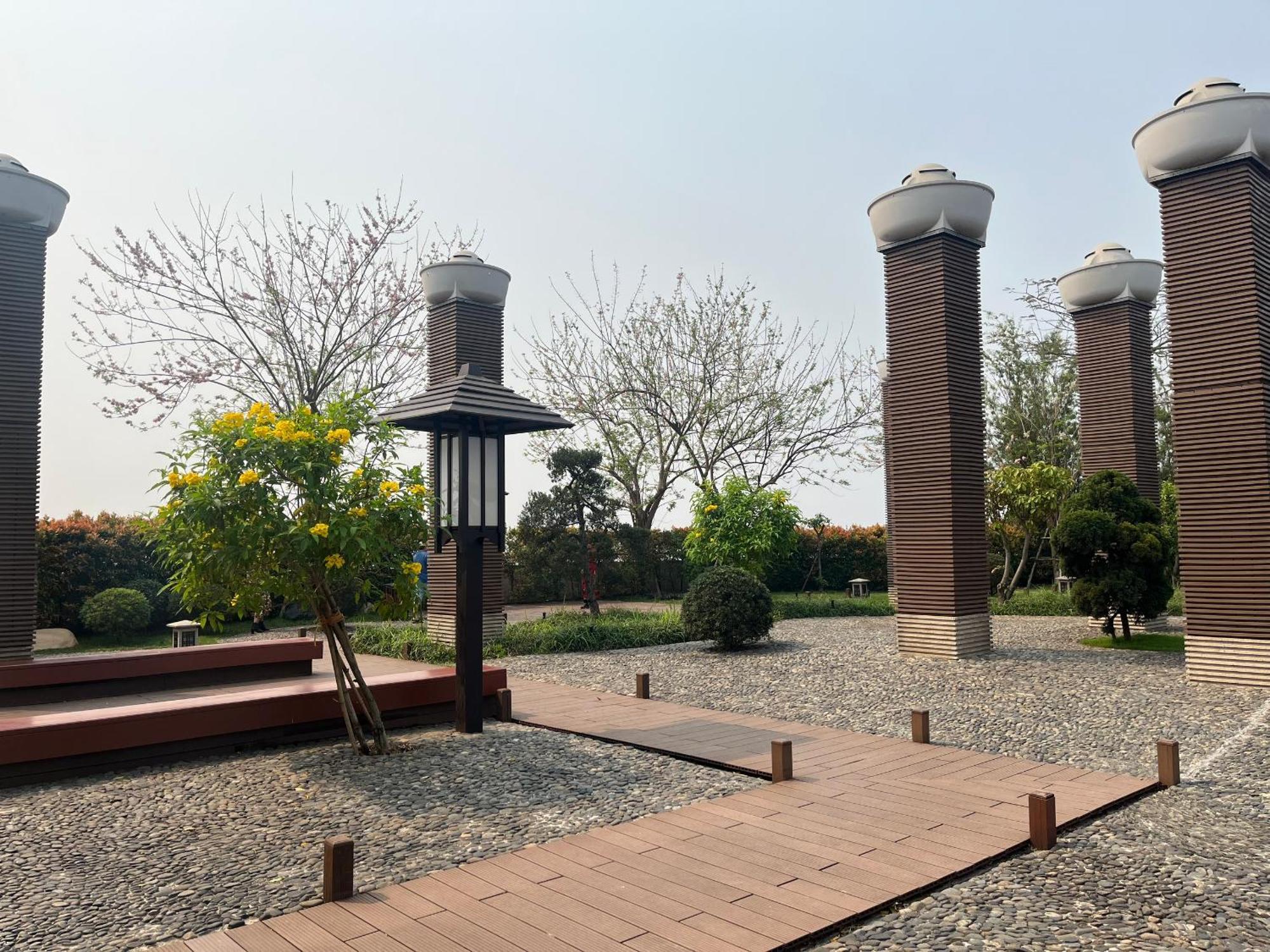 Vinhomes Royal Luxury 2 Br Apartment *