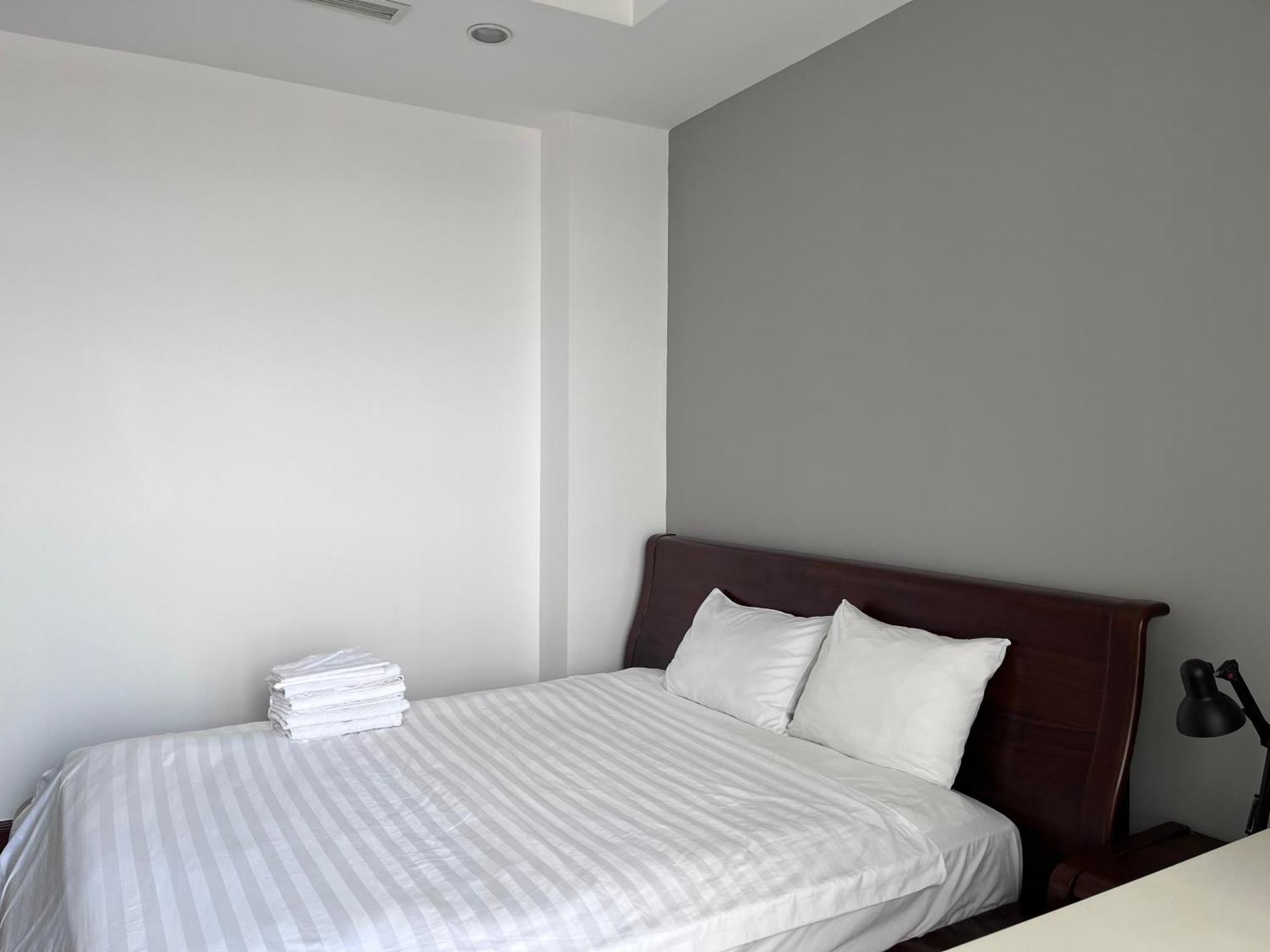 Vinhomes Royal Luxury 2 Br Apartment Hanoi