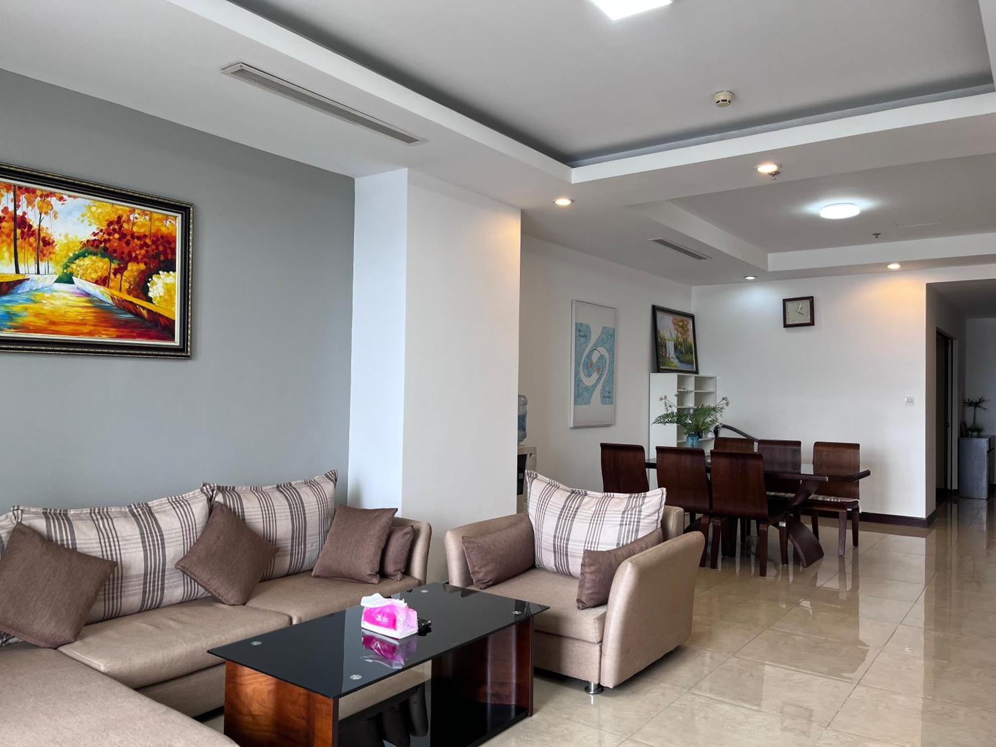 Apartment Vinhomes Royal Luxury 2 Br