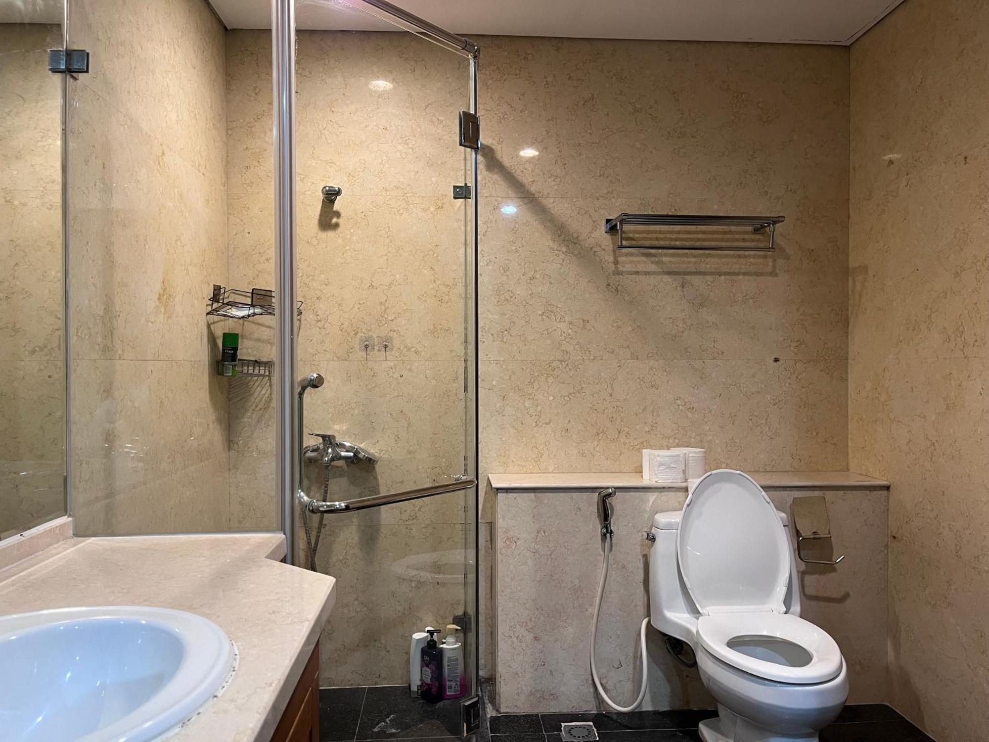 Vinhomes Royal Luxury 2 Br Apartment *