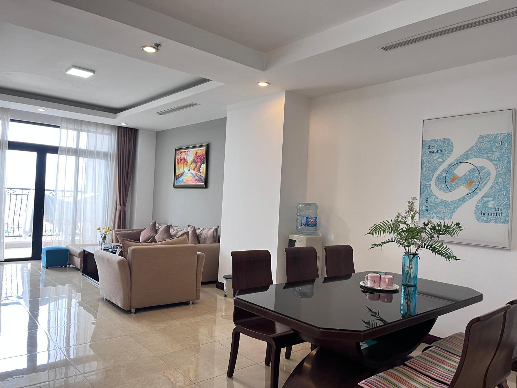 Vinhomes Royal Luxury 2 Br *