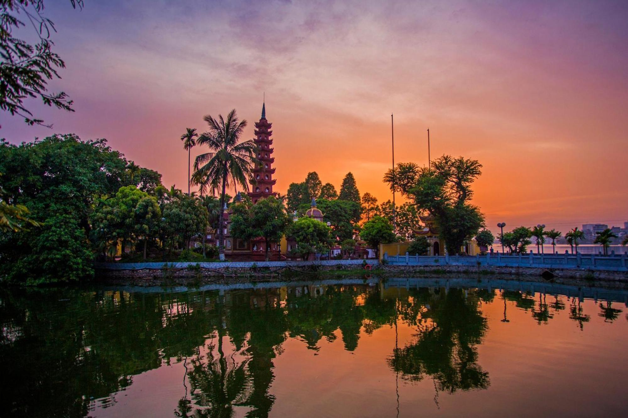 M Lakeside - Cara Rustic * Hanoi