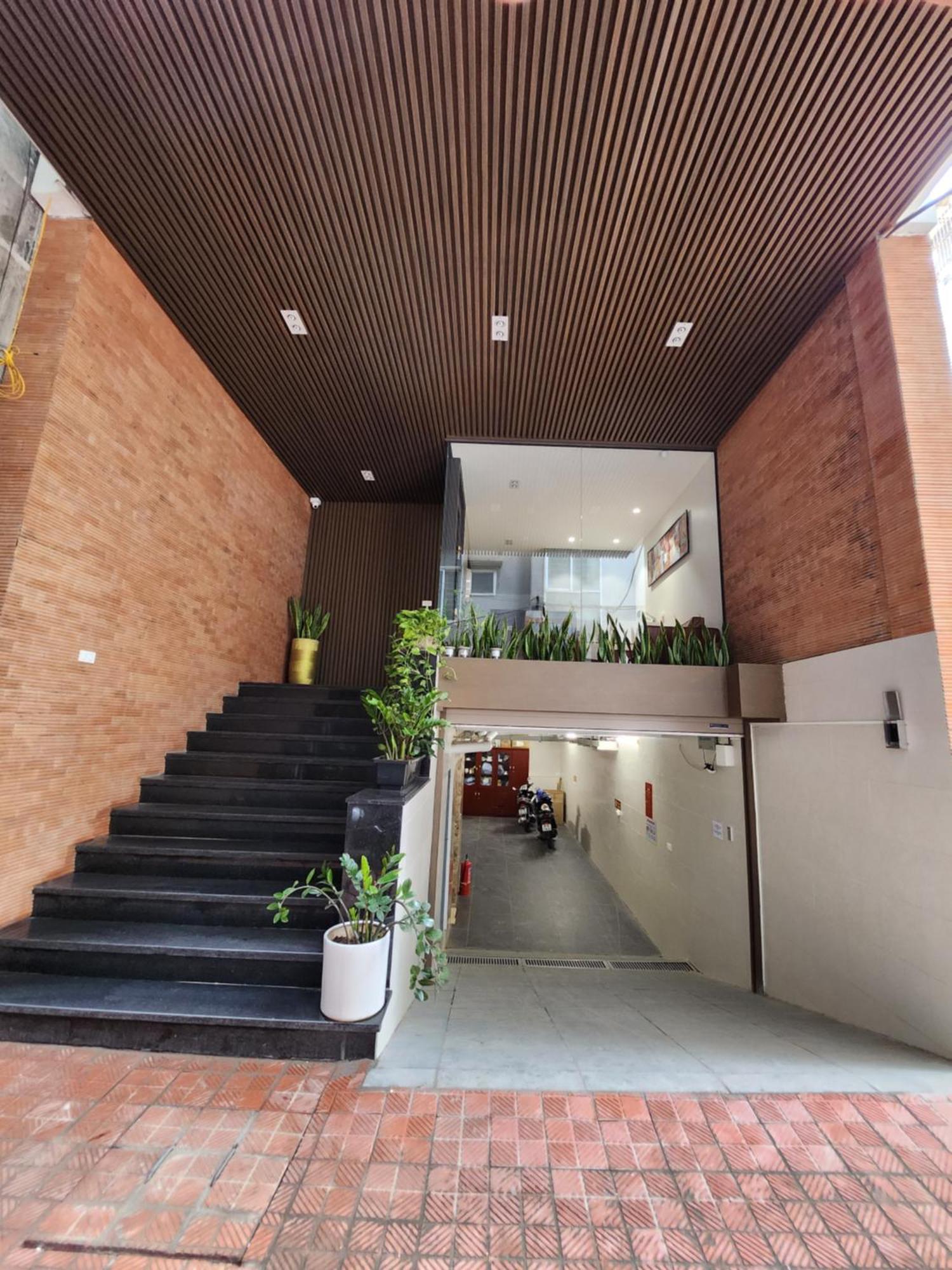 Khách sạn hẻo lánh Luck 8 - Westlake Balcony