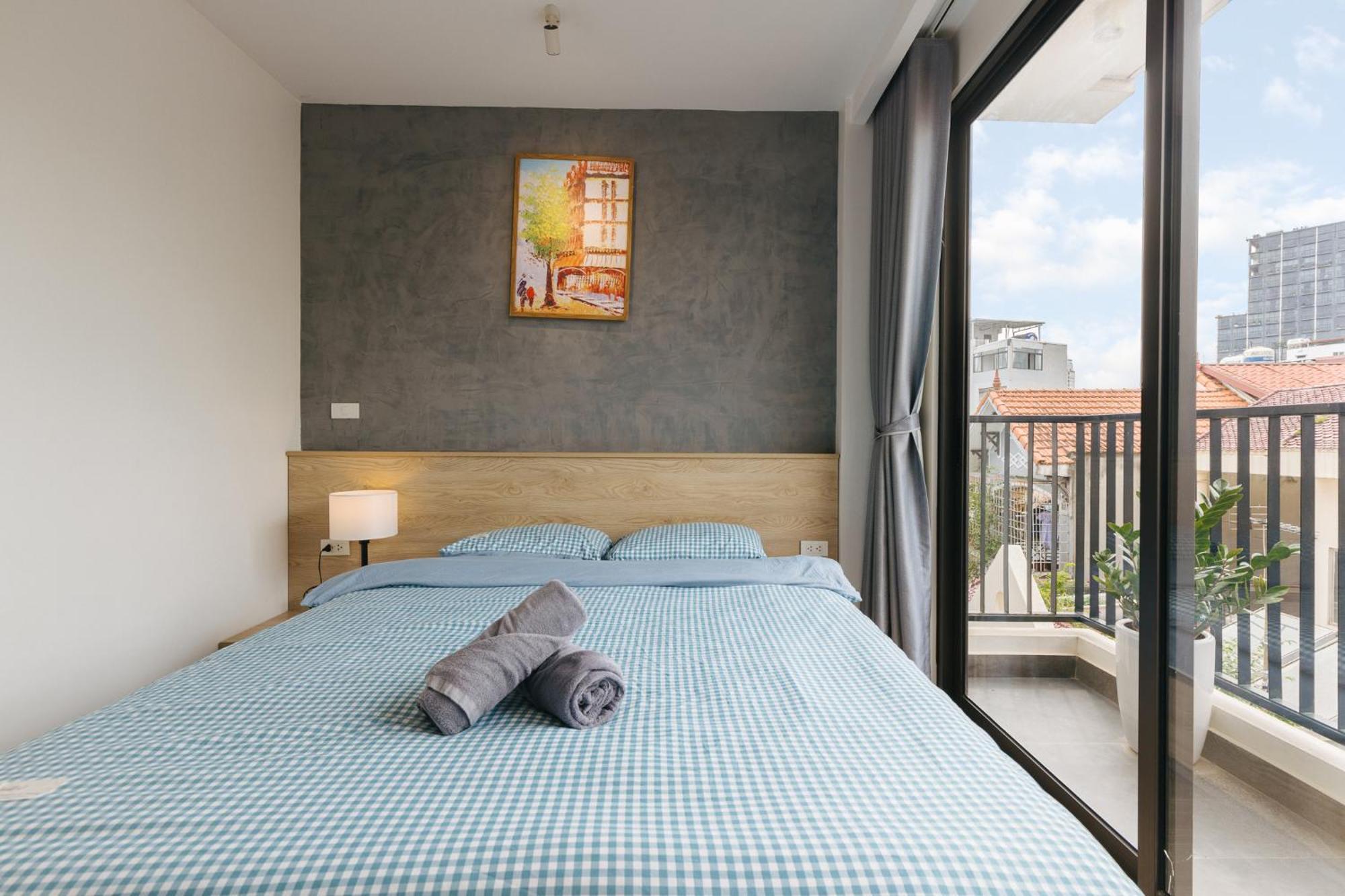 Khách sạn hẻo lánh Luck 8 - Westlake Balcony *