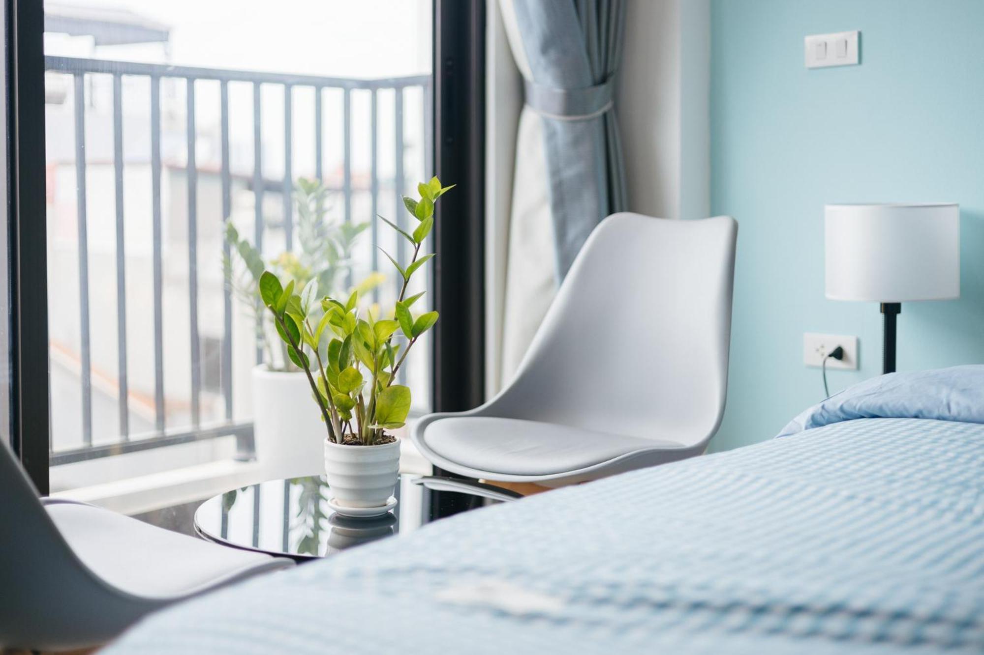 Khách sạn hẻo lánh Luck 8 - Westlake Balcony *