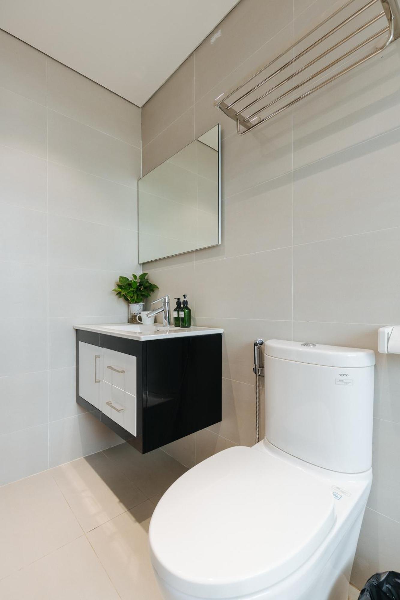 Luck 8 - Westlake Balcony Khách sạn hẻo lánh Hà Nội