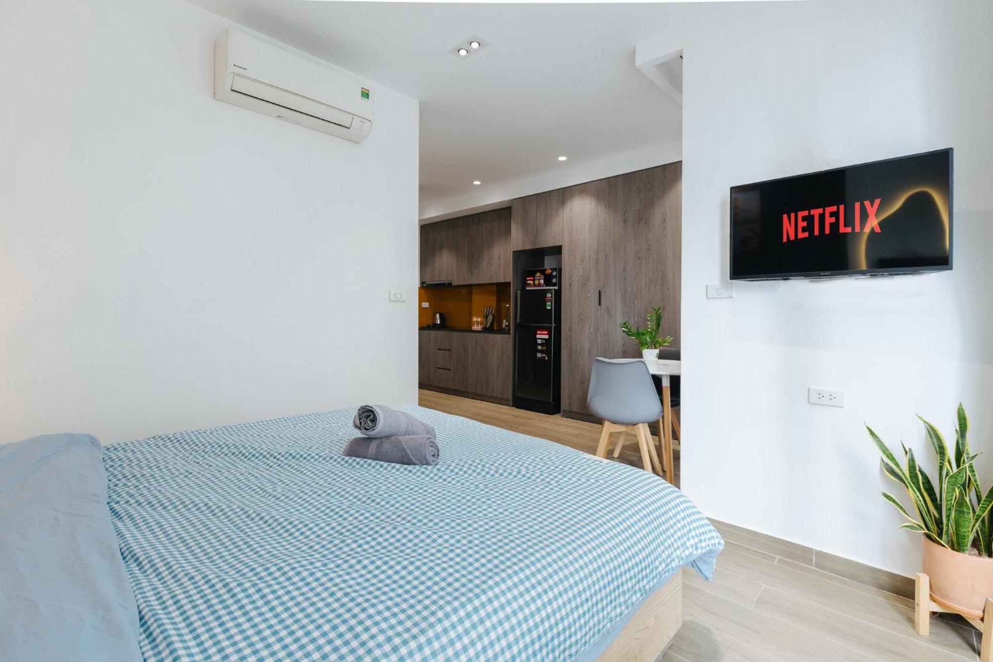 Khách sạn hẻo lánh Luck 8 - Westlake Balcony *