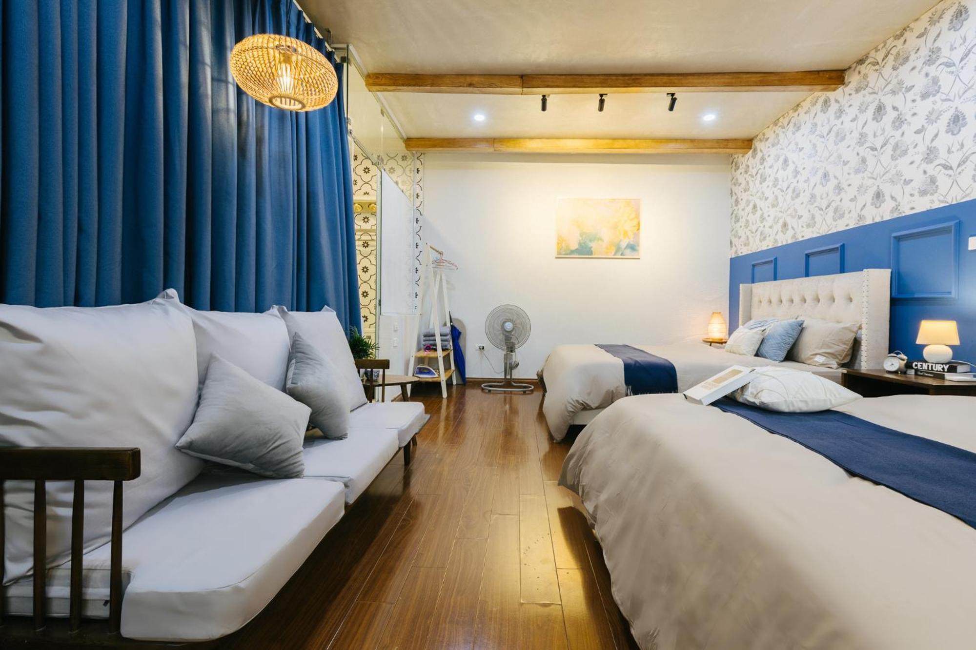 Unique, Private, Quiet, On The Beautiful Street In Apartment