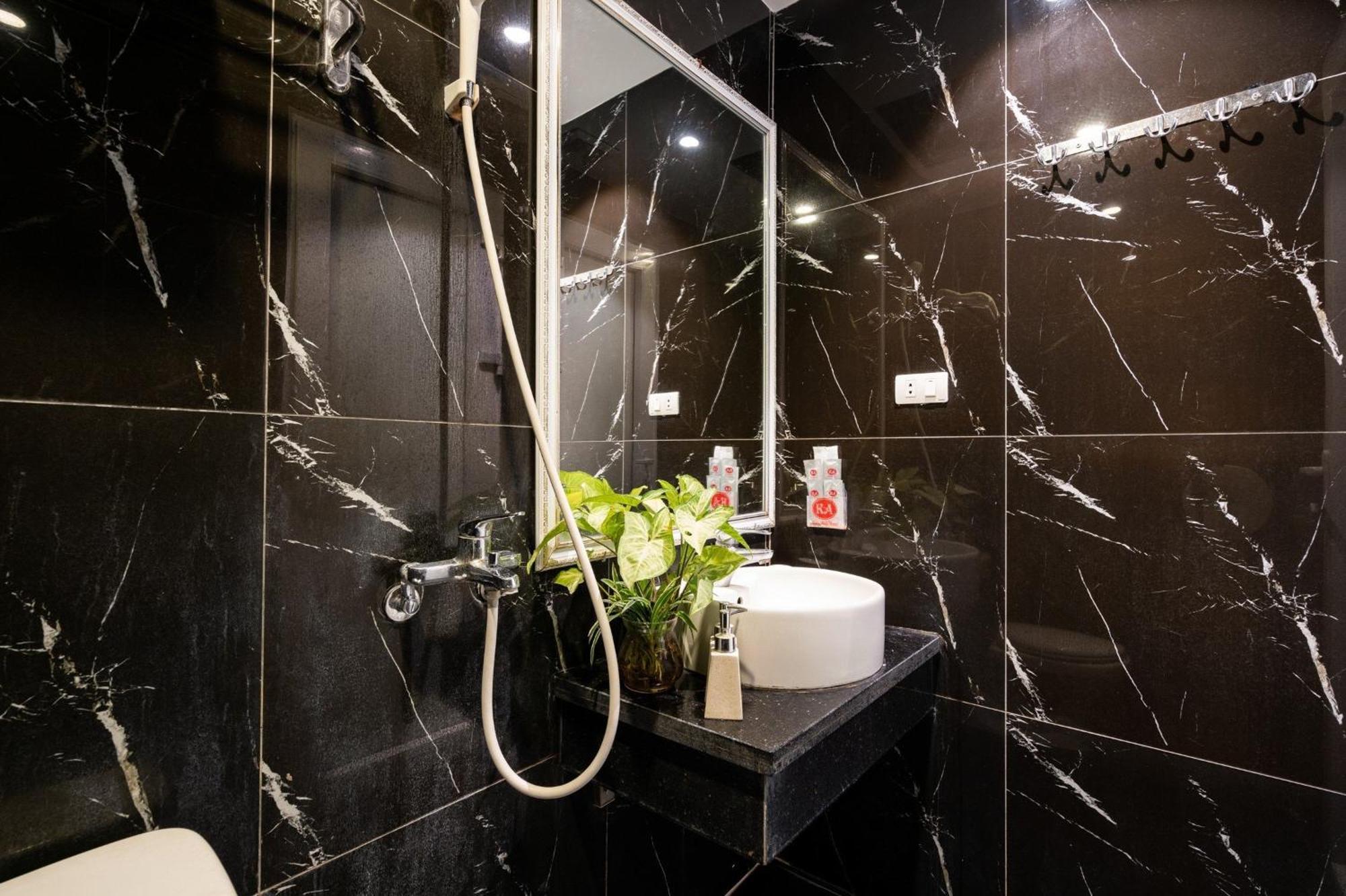 Kieu Anh - 81 Trung Kinh - By Bay Luxury