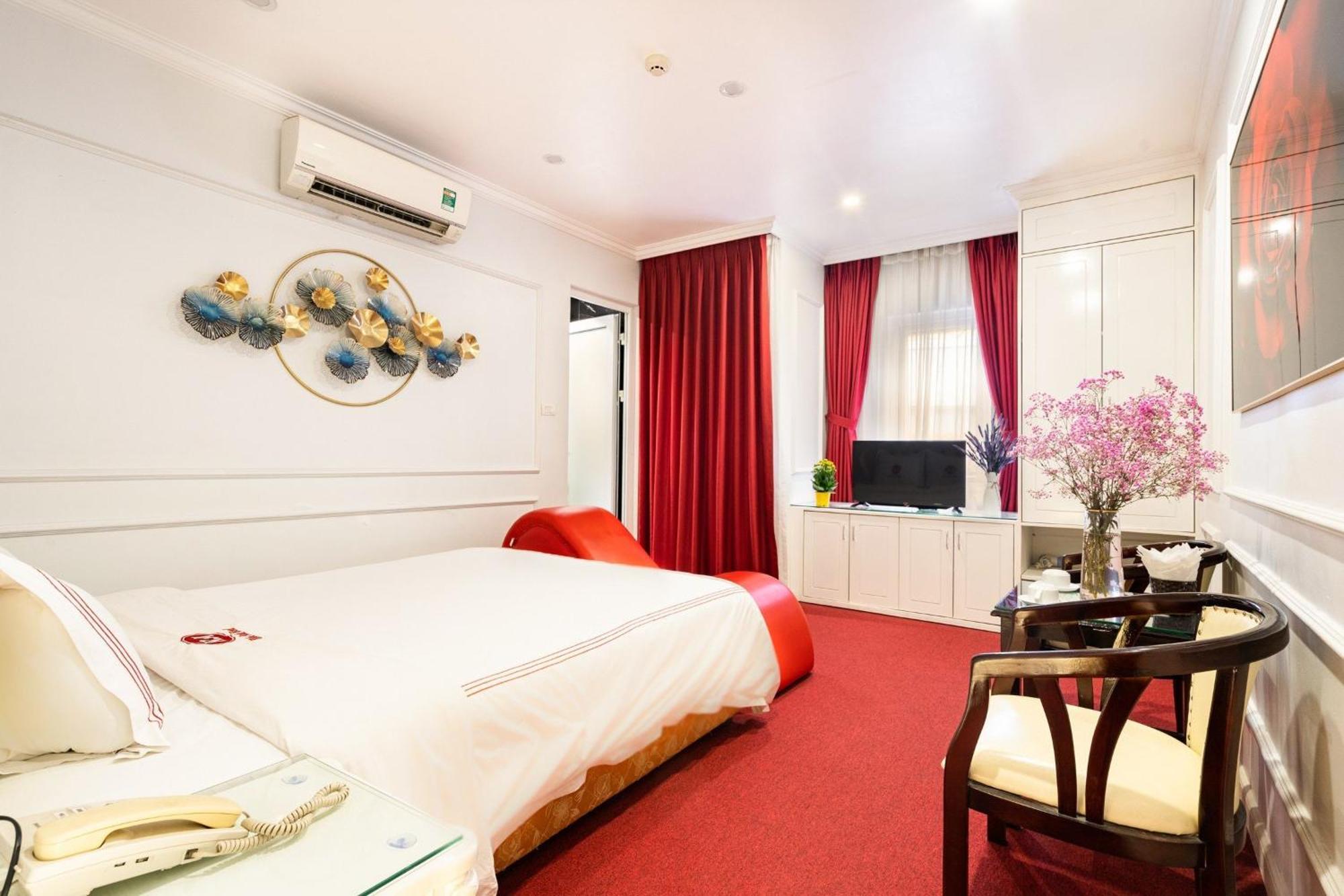 Kieu Anh - 81 Trung Kinh - By Bay Luxury Hanoi