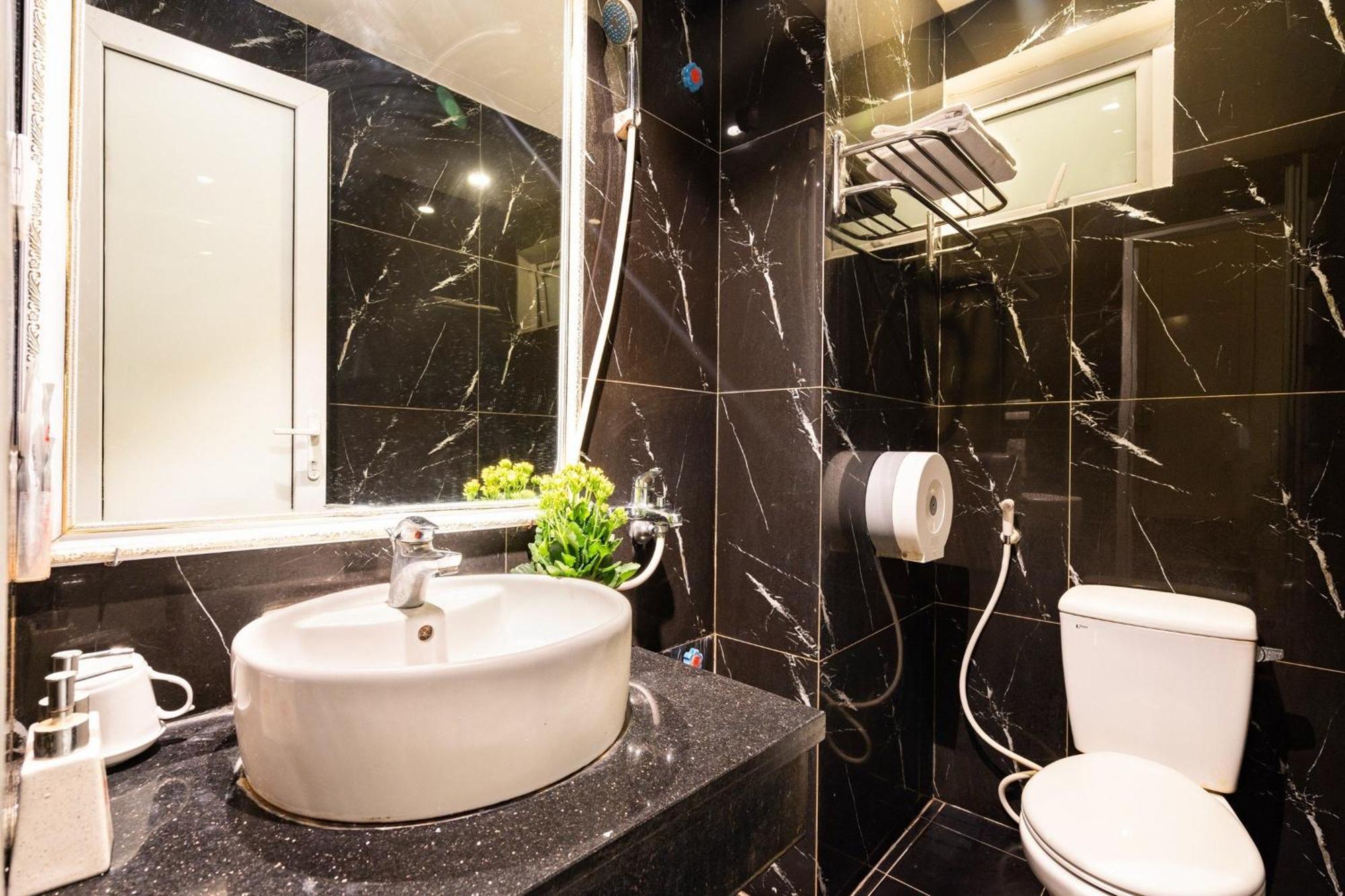 Kieu Anh - 81 Trung Kinh - By Bay Luxury *