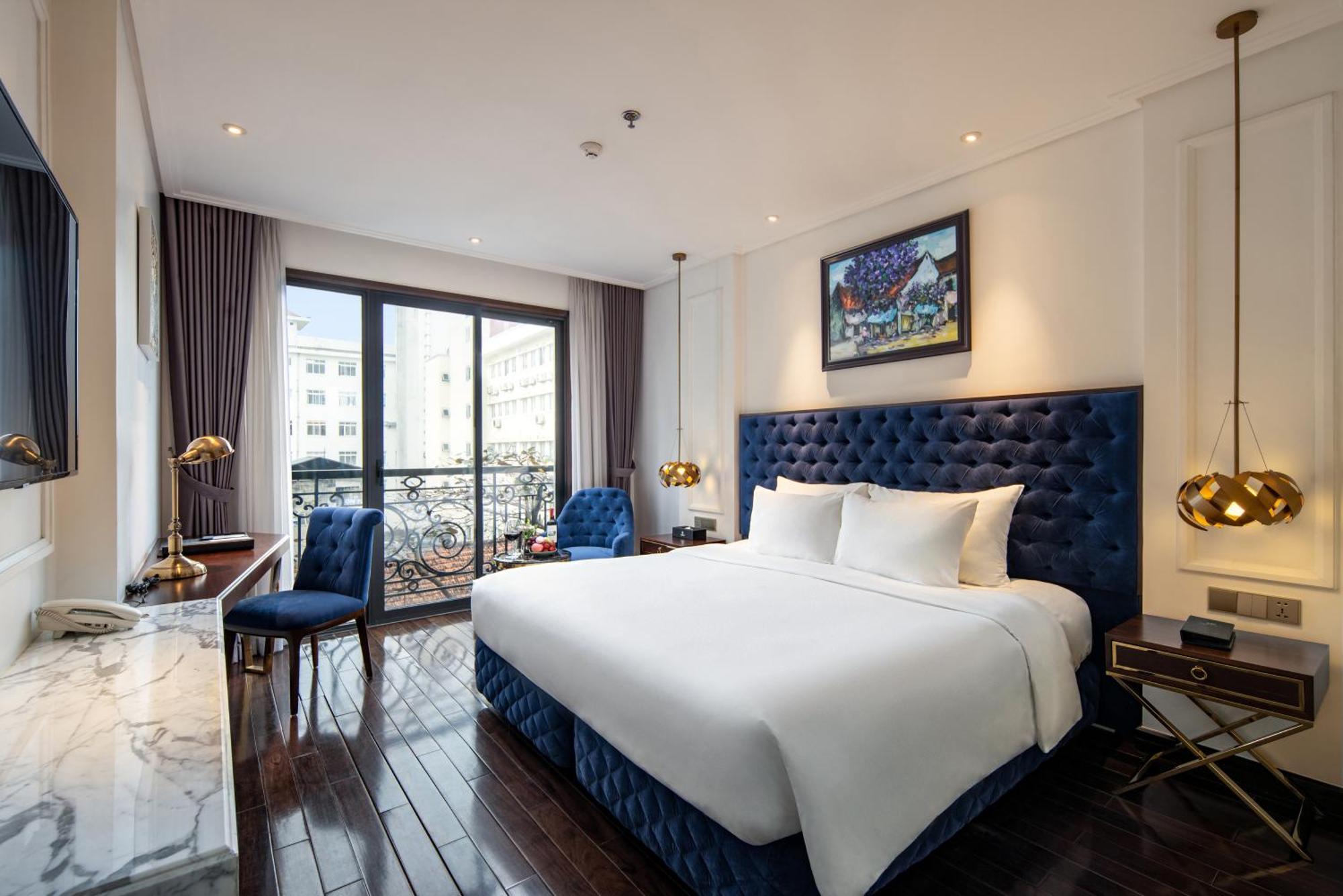 Anatole Hotel 5*