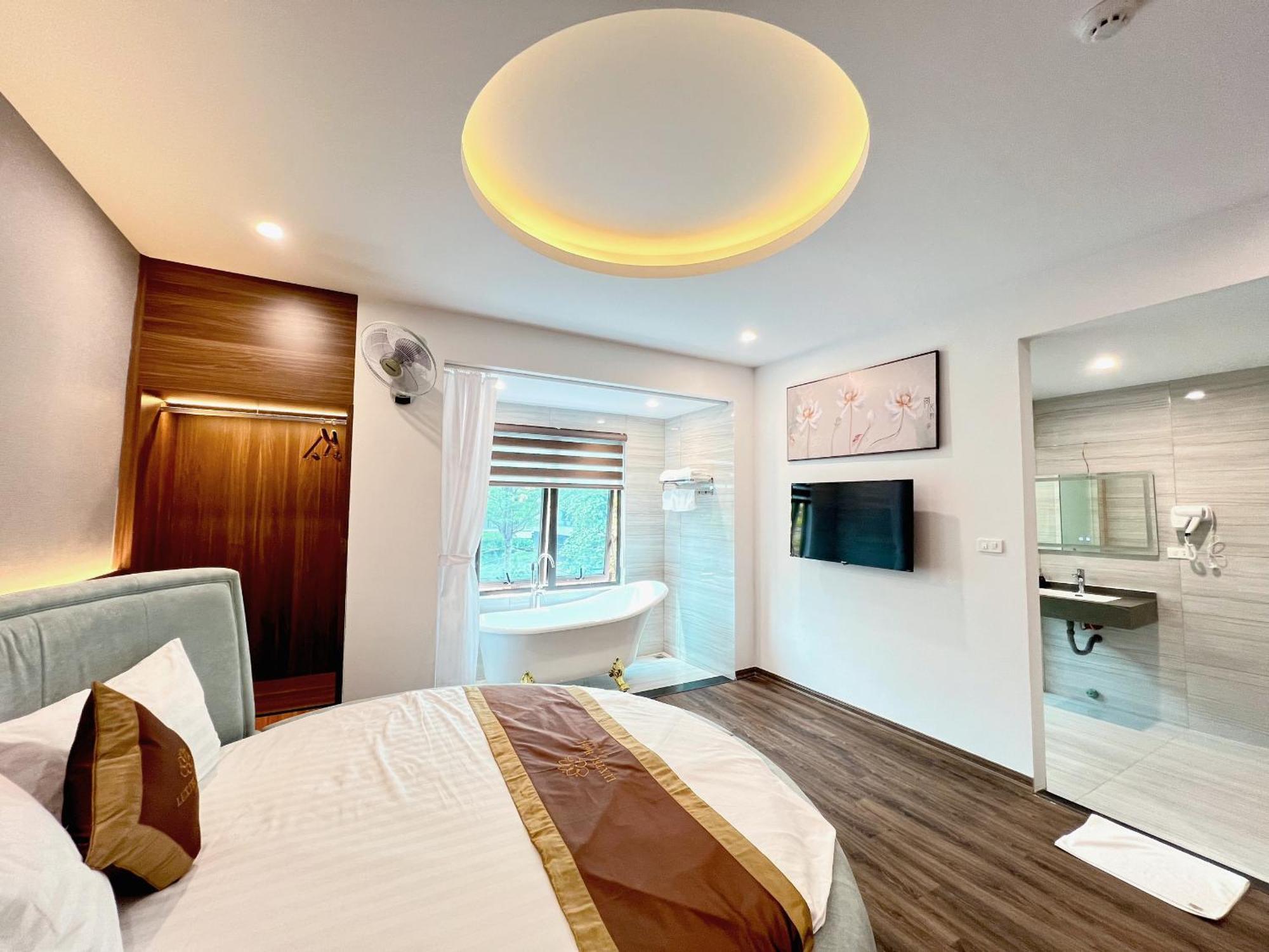Luxtel Ngoai Giao Doan