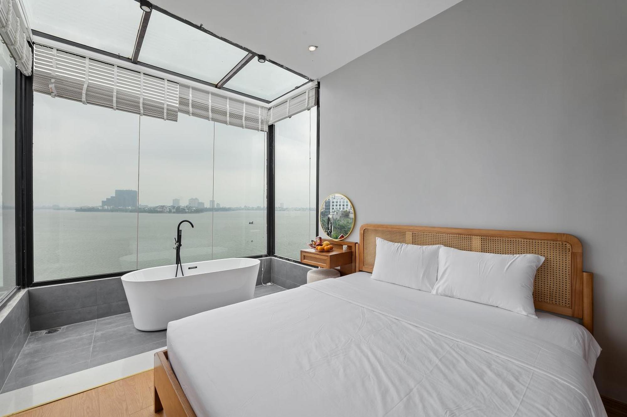 Lakeview Khách sạn