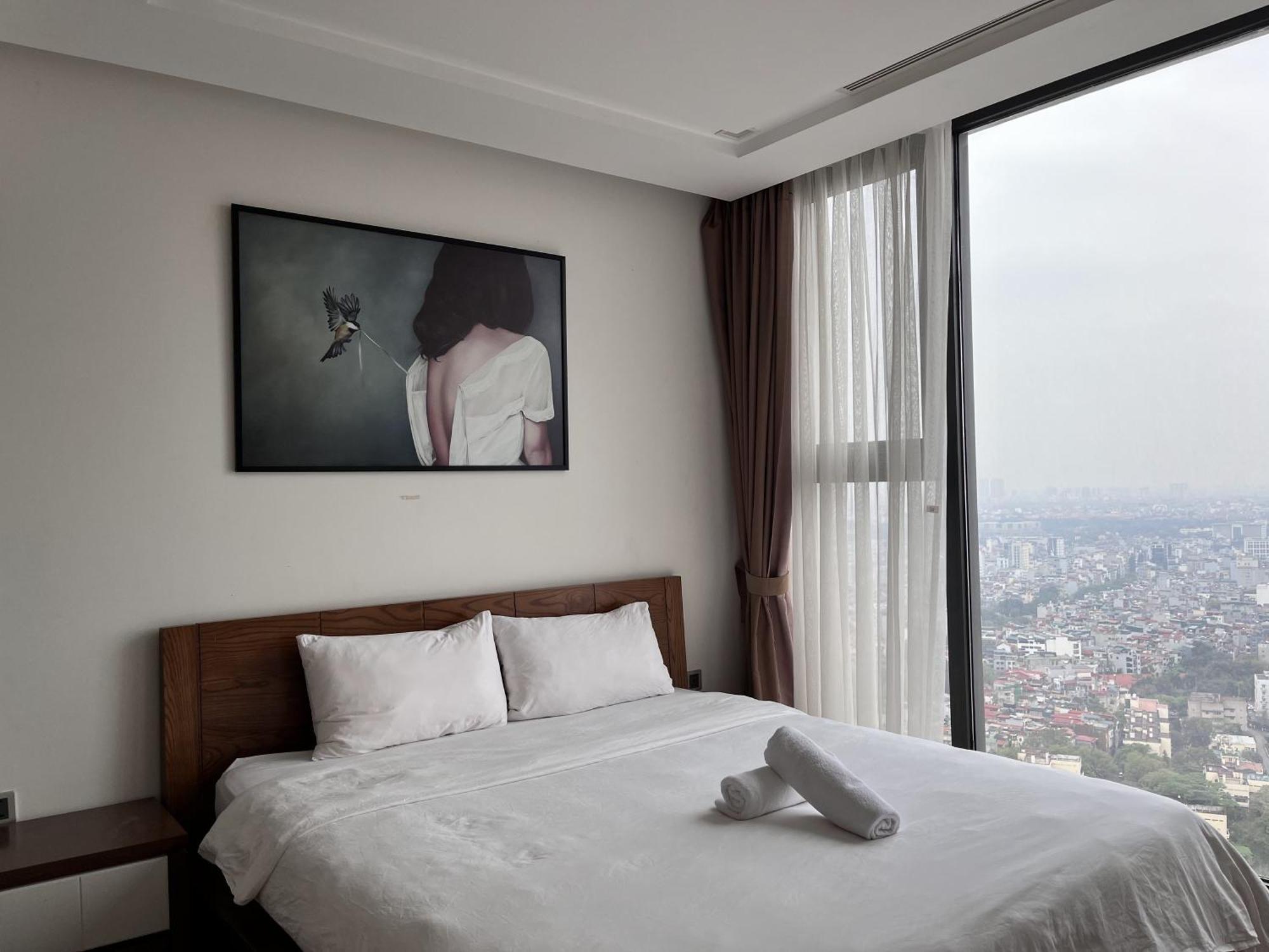 Vinhomes Metropolis Luxury 2 Br * Hanoi