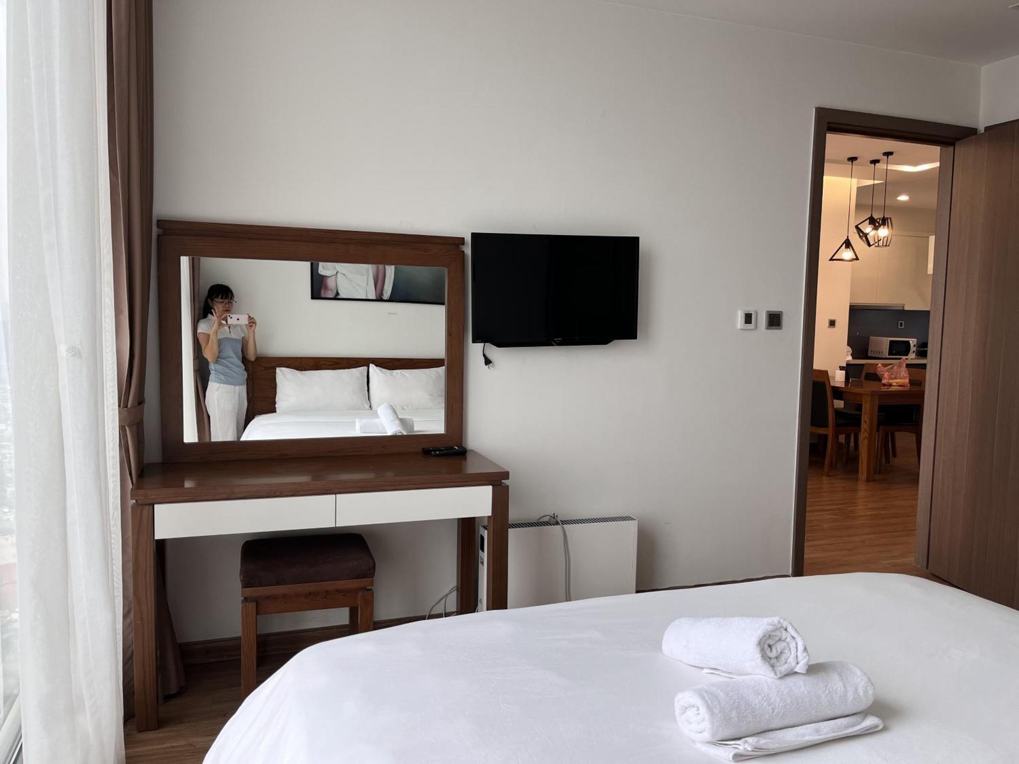 Apartment Vinhomes Metropolis Luxury 2 Br