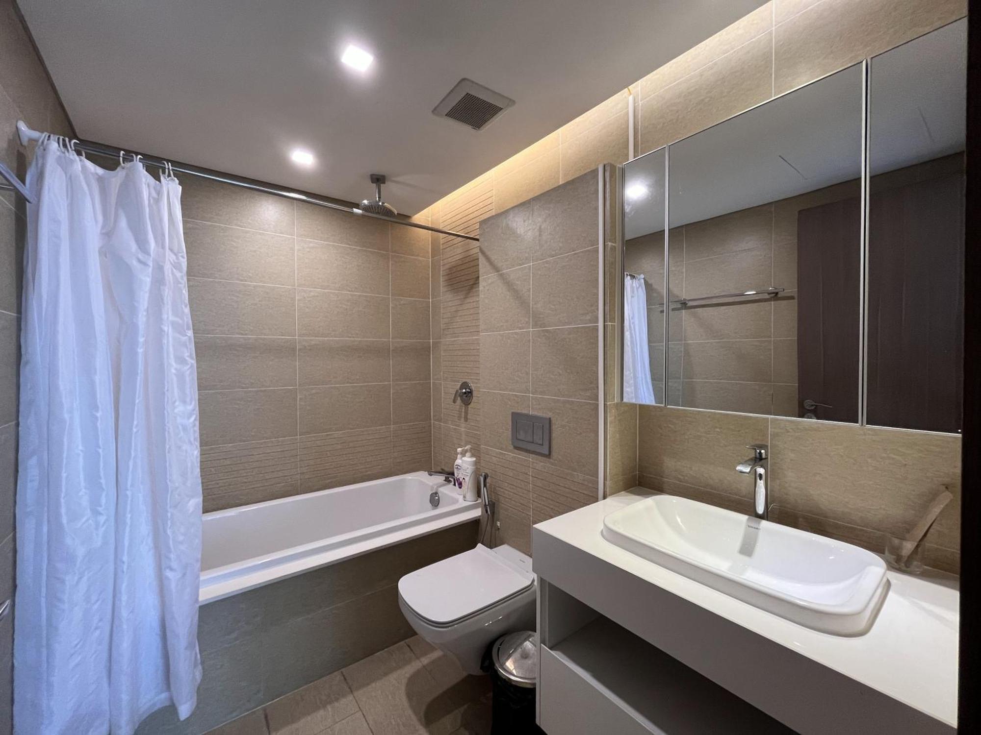 Vinhomes Metropolis Luxury 2 Br Apartment
