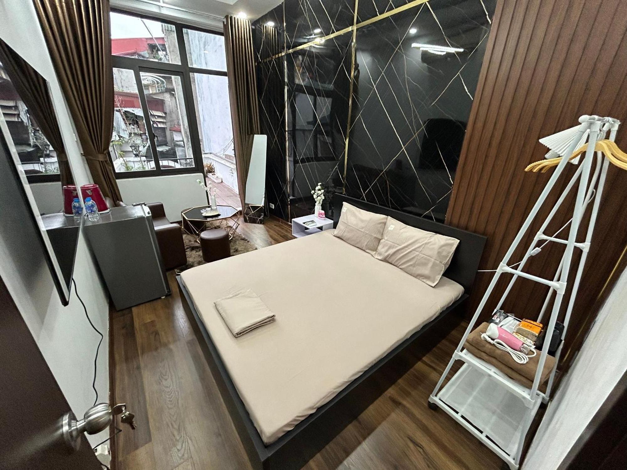 Sweet - To Hoang Hanoi