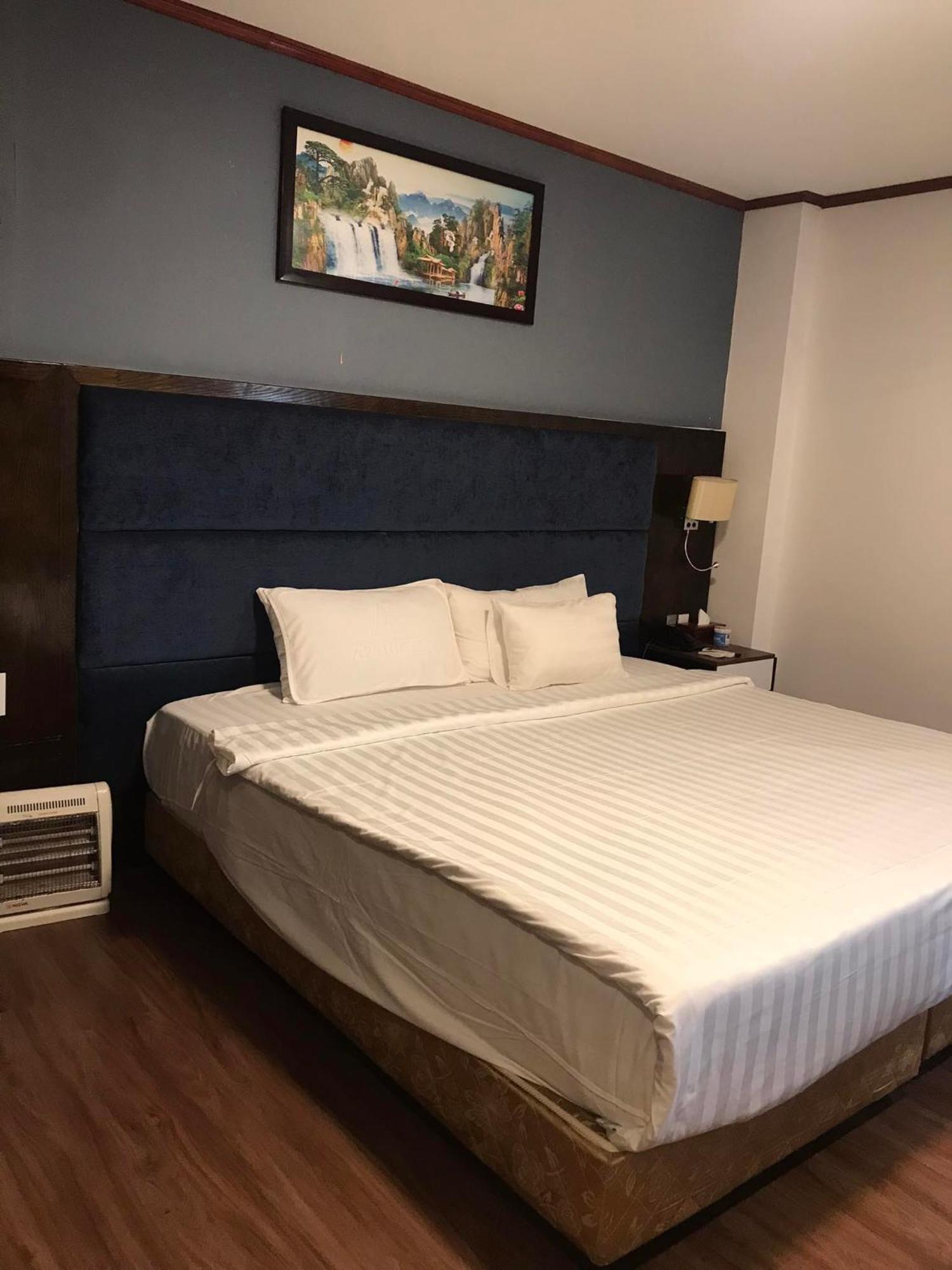 Khách sạn A25 - 28 Trần Quý Cáp Hà Nội