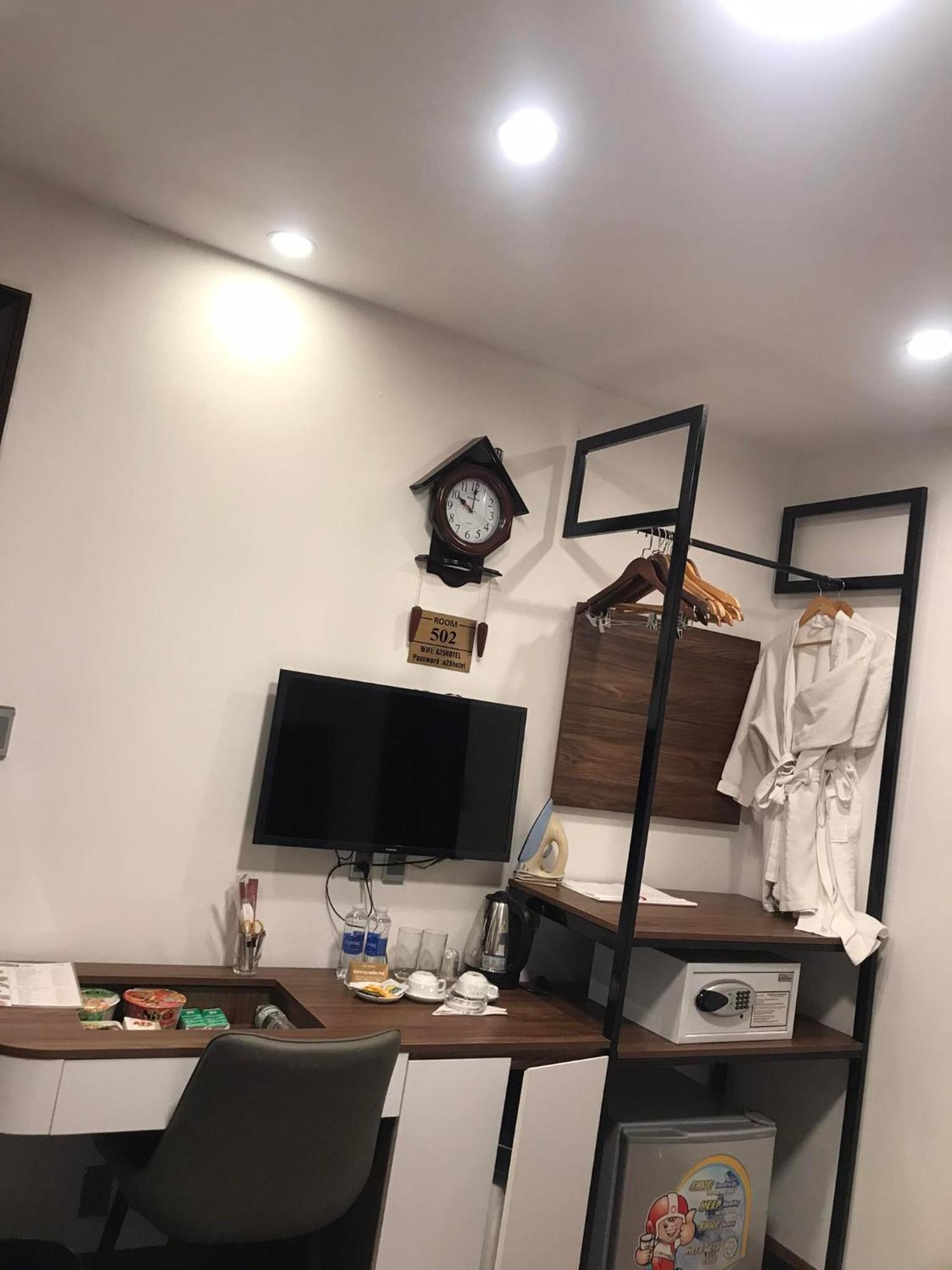 Khách sạn A25 - 28 Trần Quý Cáp