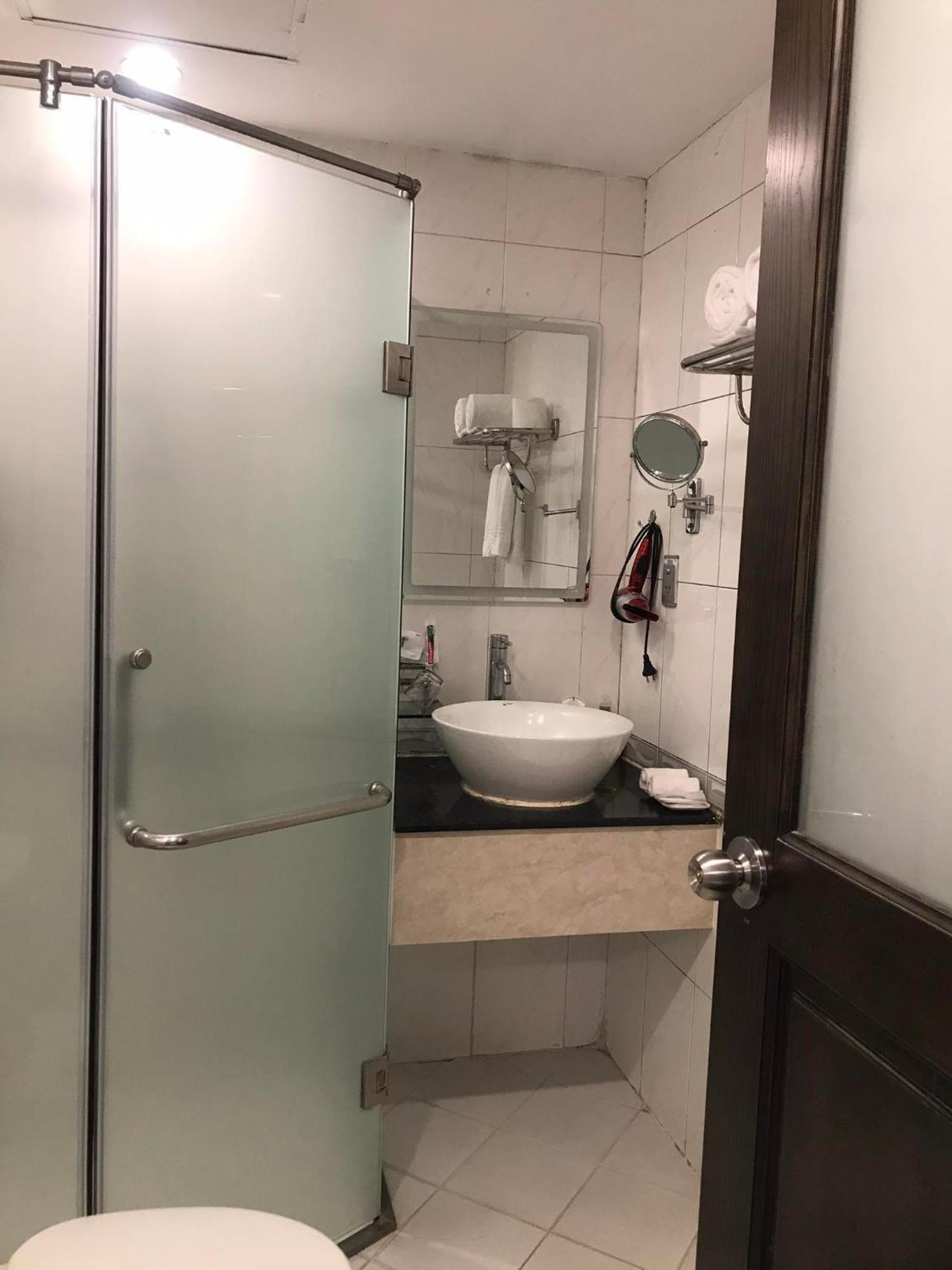 A25 - 28 Trần Quý Cáp Khách sạn Hà Nội