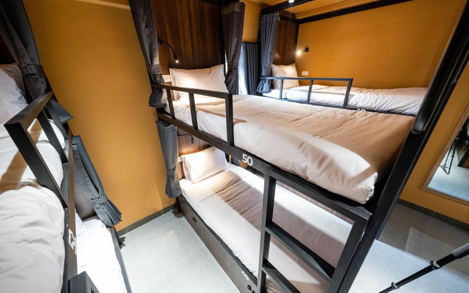 Hostel Mad Monkey *