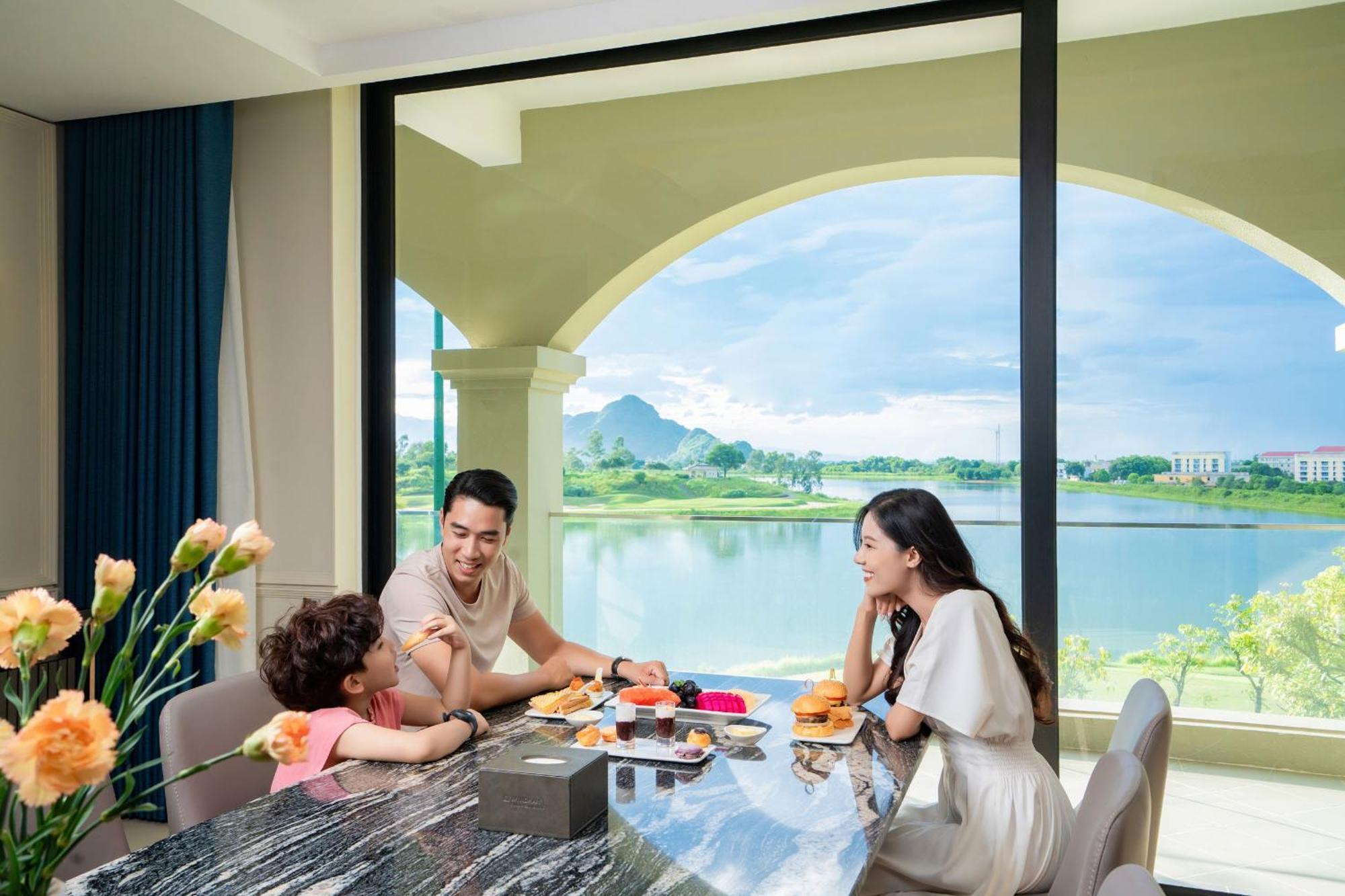 Hotel Wyndham Sky And Hanoi