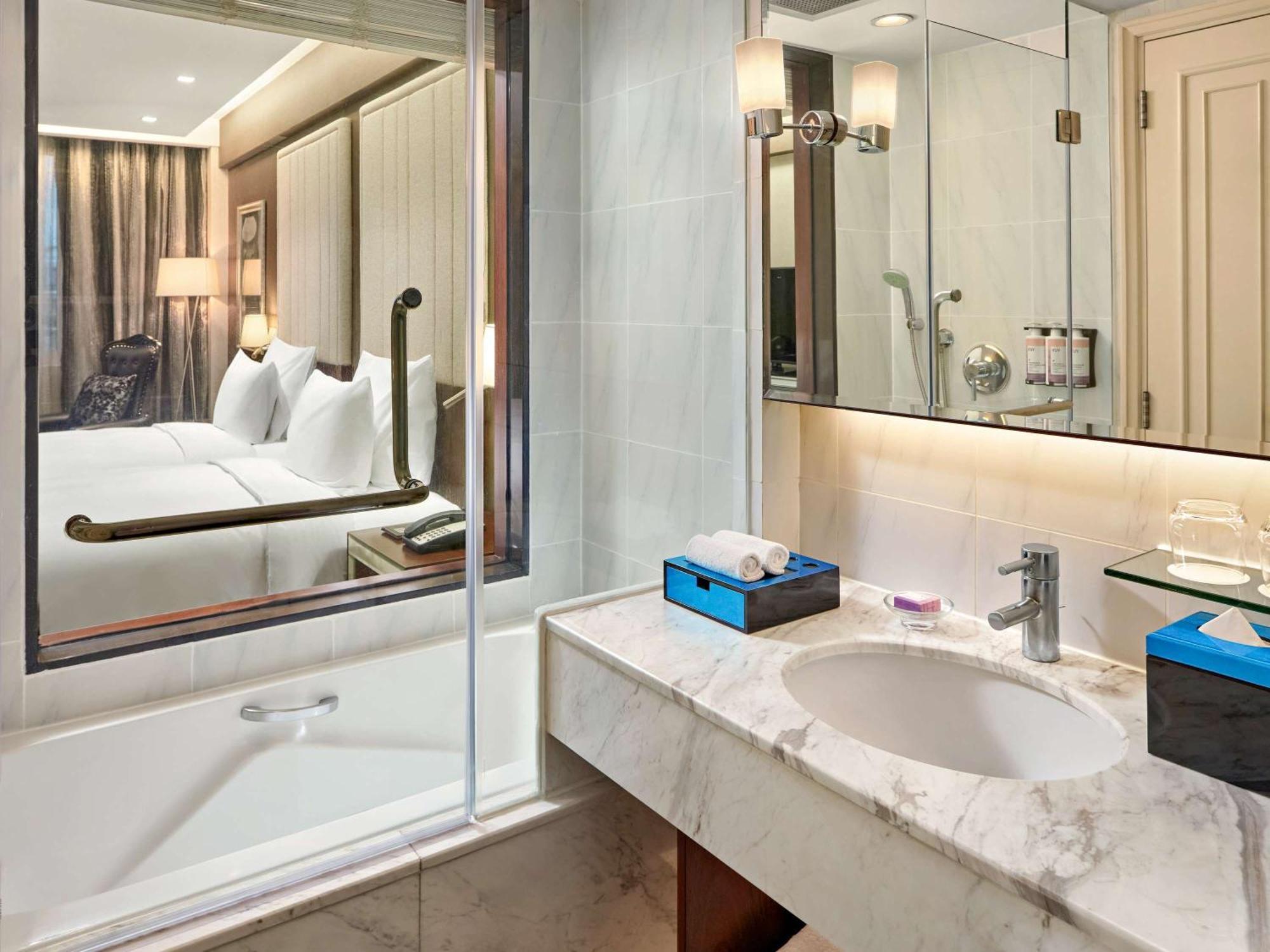 Moevenpick Centre 5* Hanói