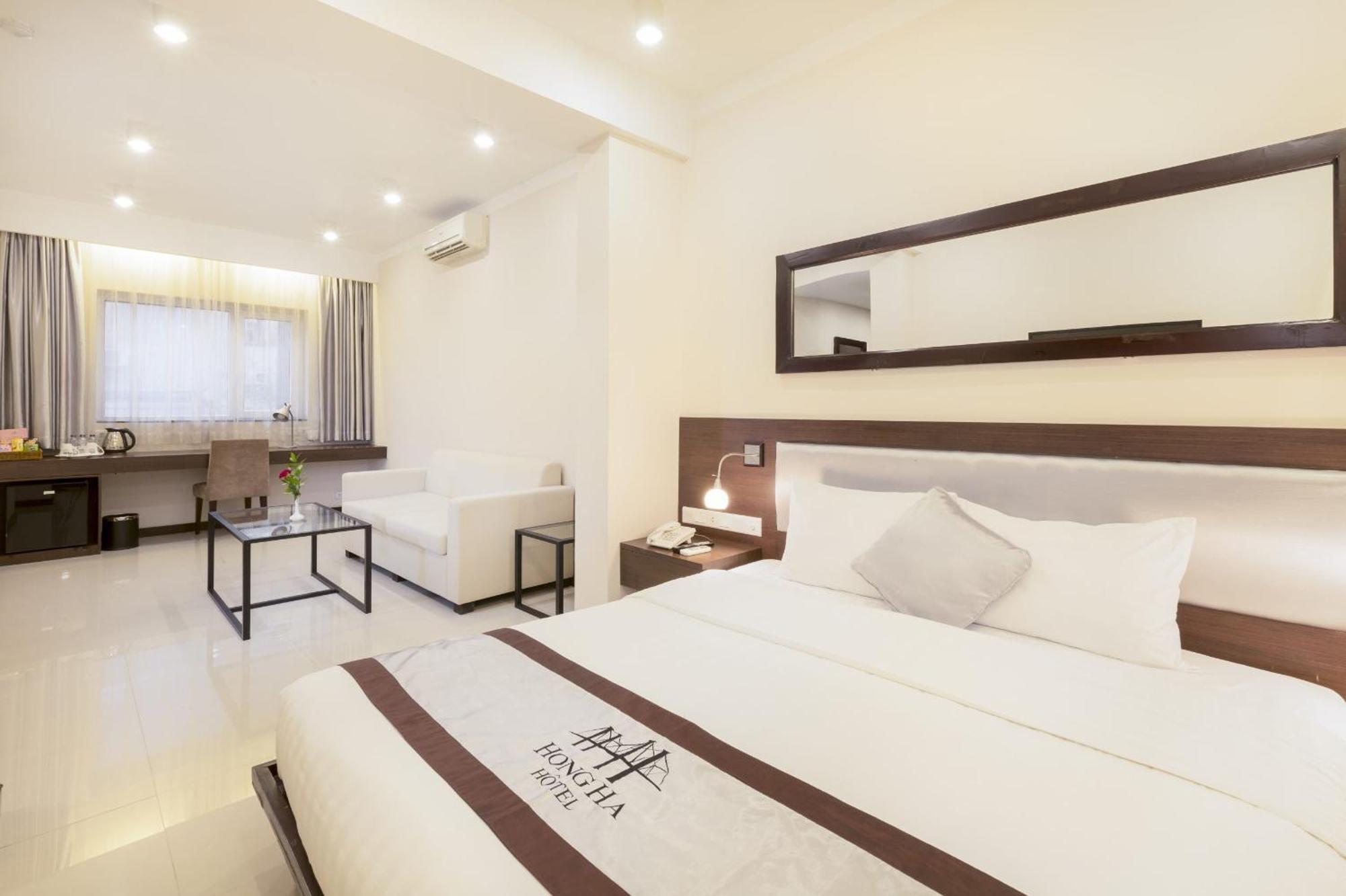 Hong Ha Hn - By Bay Luxury