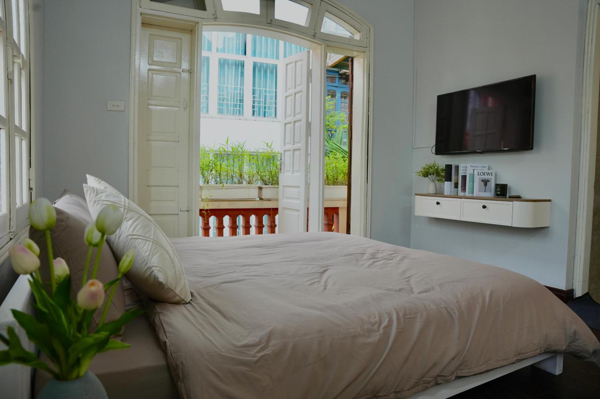 Annam Westlake Charm-brandnew-cozy Comfort-bathtub Apartment Hanoi