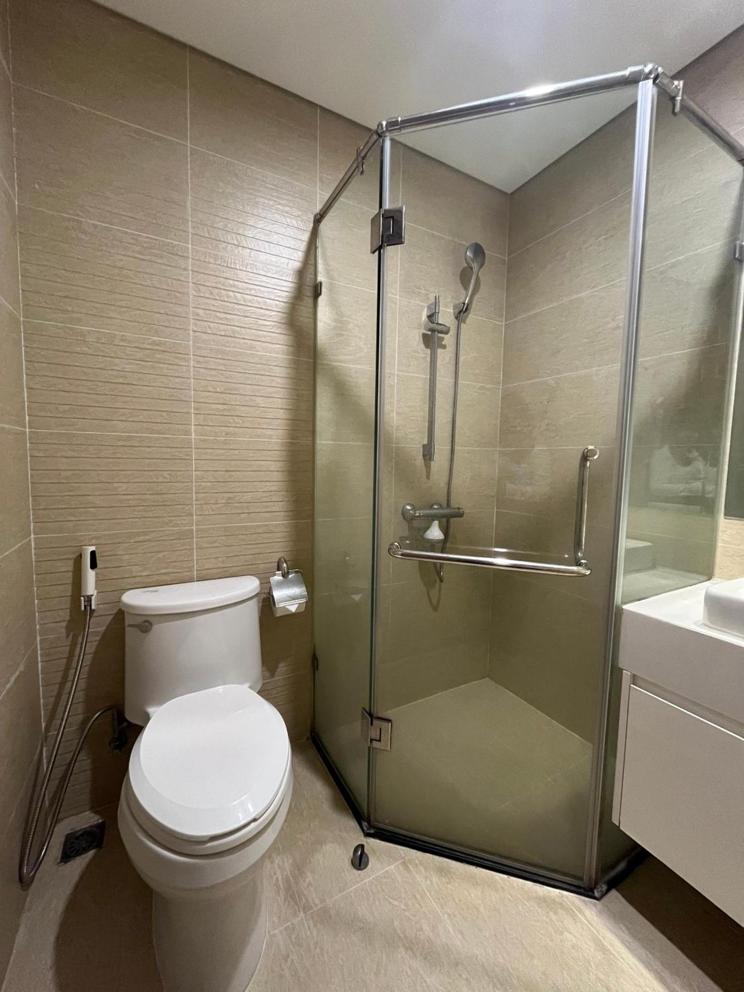 Free Pick-up Airport - Vinhomes Skylake View Landmark Tower Apartment Hanoi