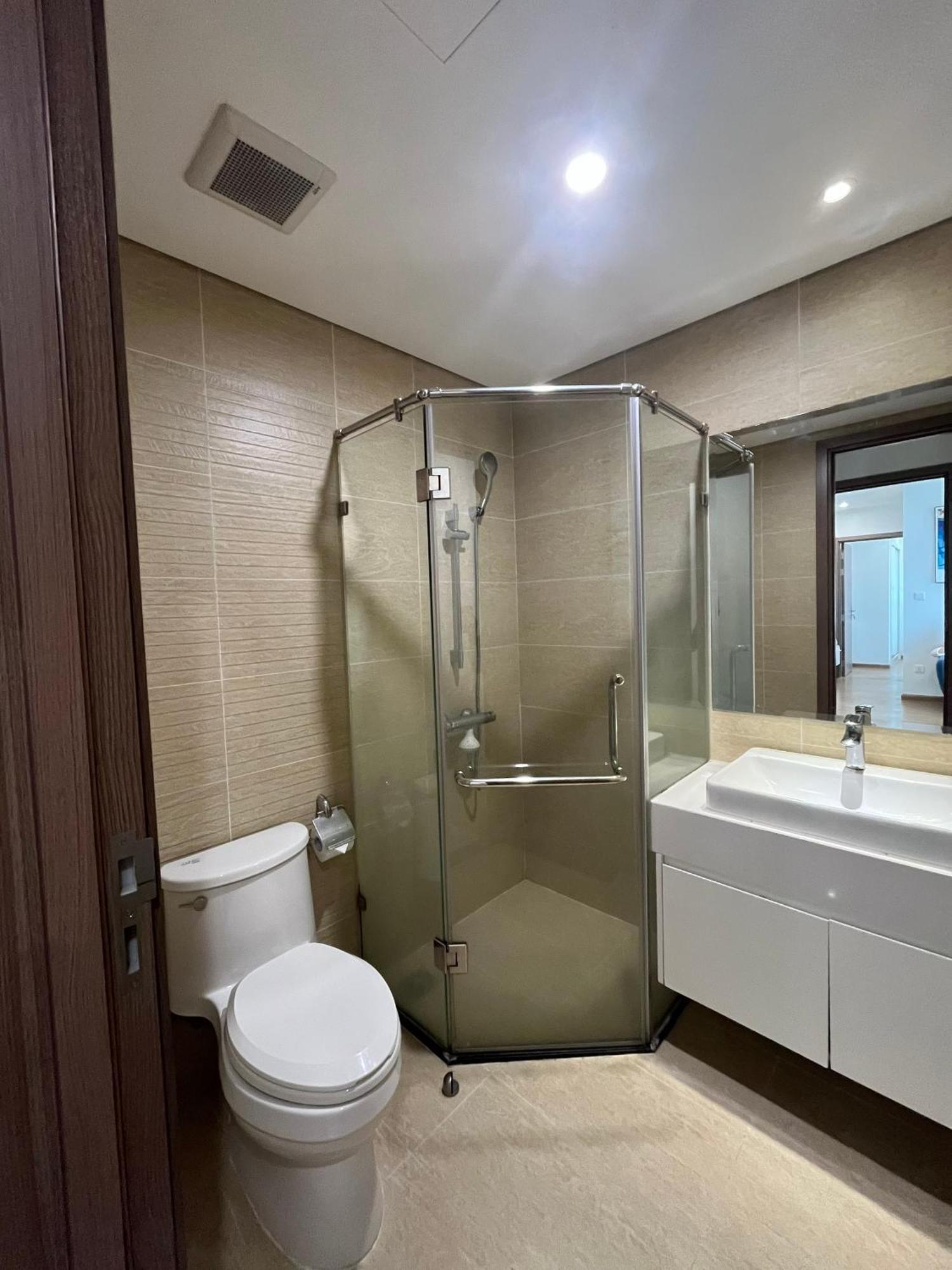 Free Pick-up Airport - Vinhomes Skylake View Landmark Tower Apartment