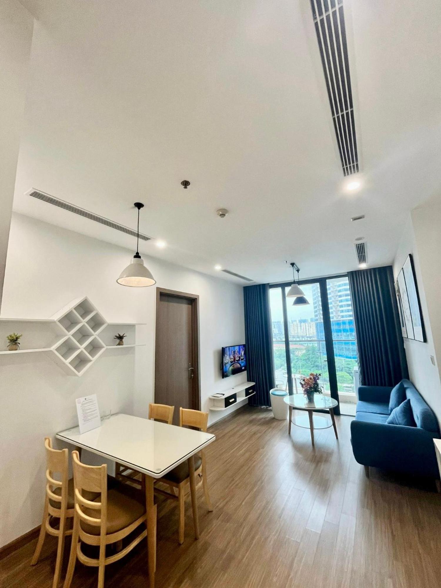 Free Pick-up Airport - Vinhomes Skylake View Landmark Tower
